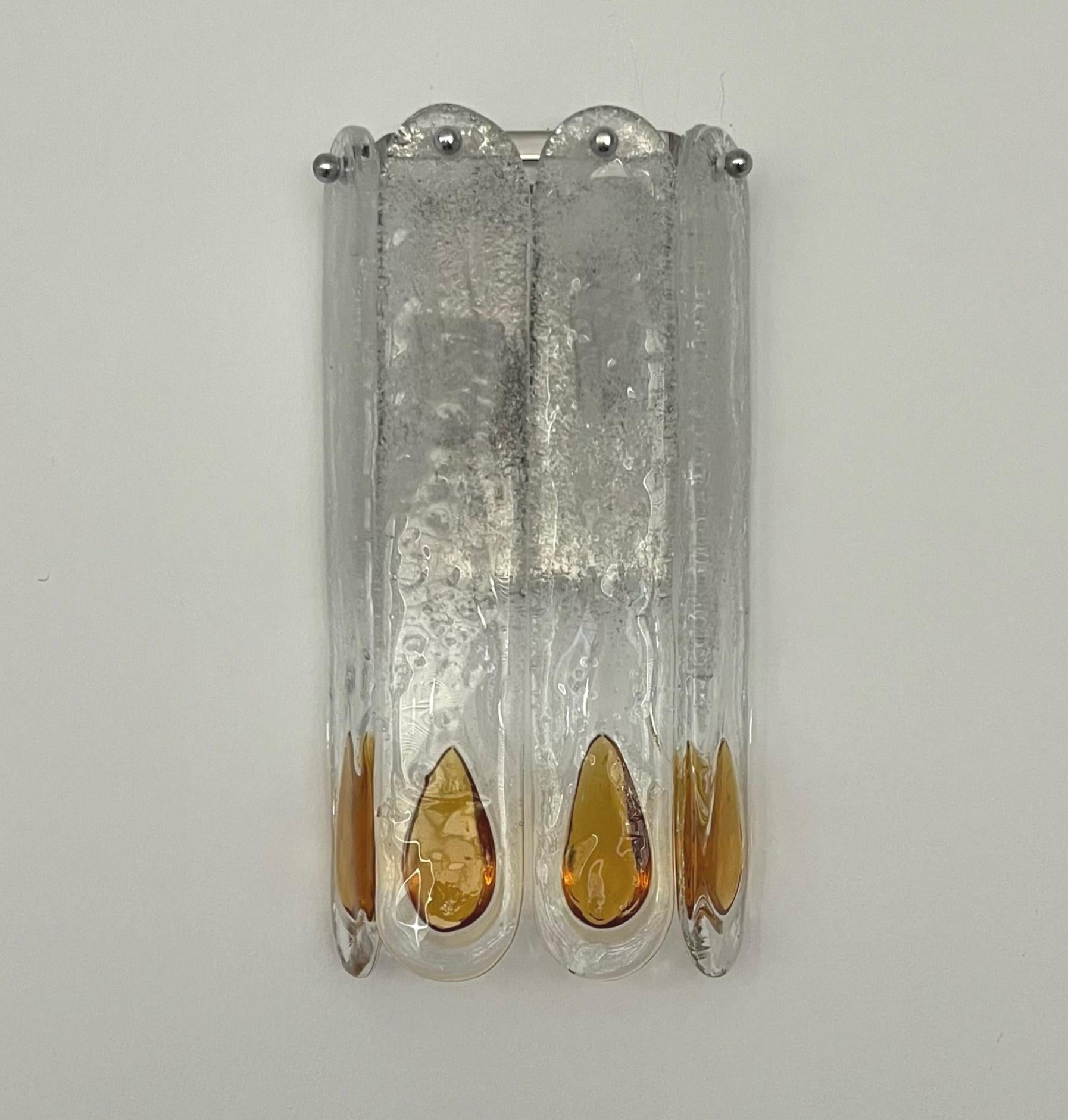 Mid-Century moderno Coppia di lampade da parete in ambra trasparente di Murano, anni '70, di Mazzega Murano in vendita