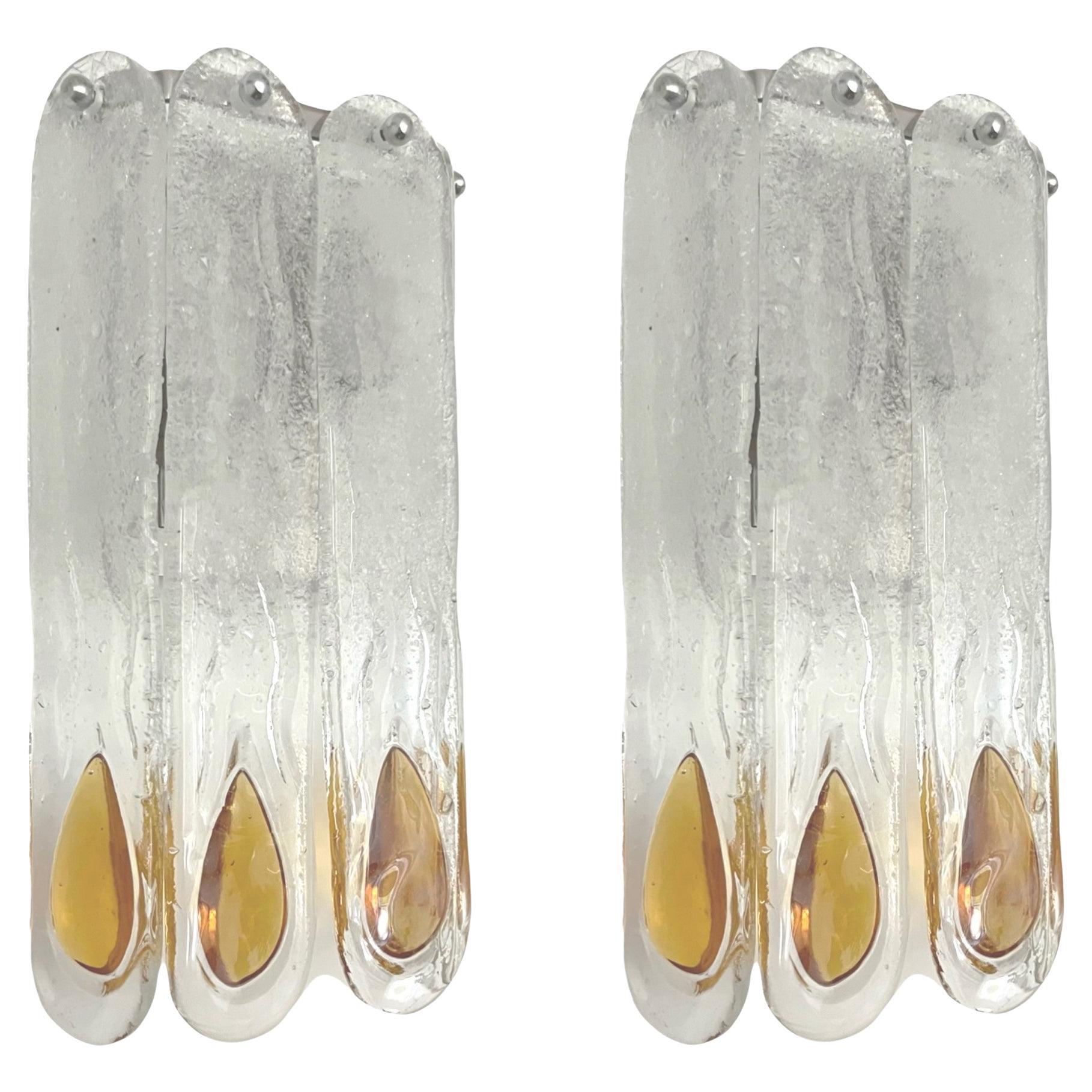 Italian Mid-Century Amber Clear Murano Pair of Wall Sconces by Mazzega, 1970s in vendita