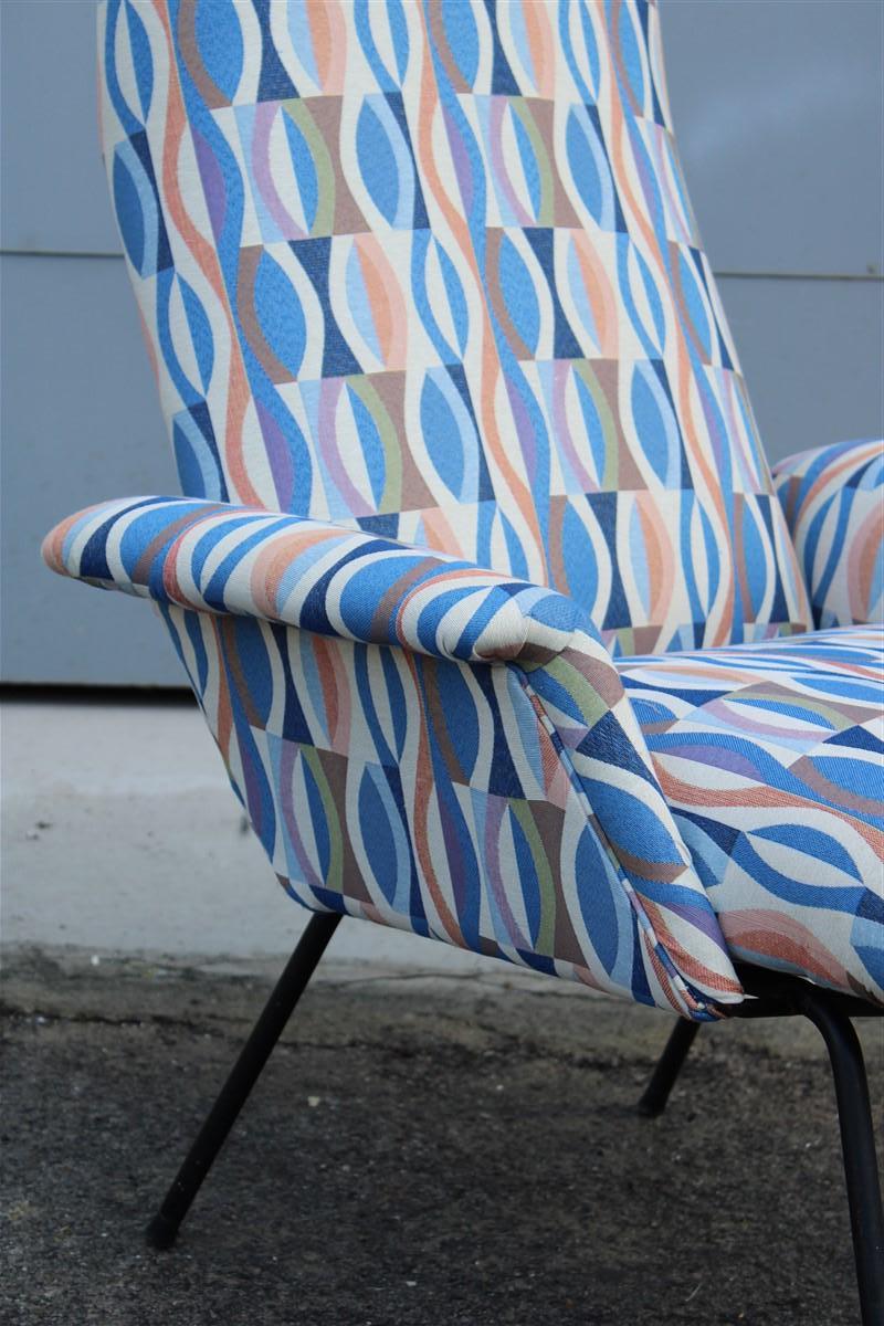 Italian Mid-century Armchair Arflex 1950s Optical fabric iron feet In Good Condition For Sale In Palermo, Sicily