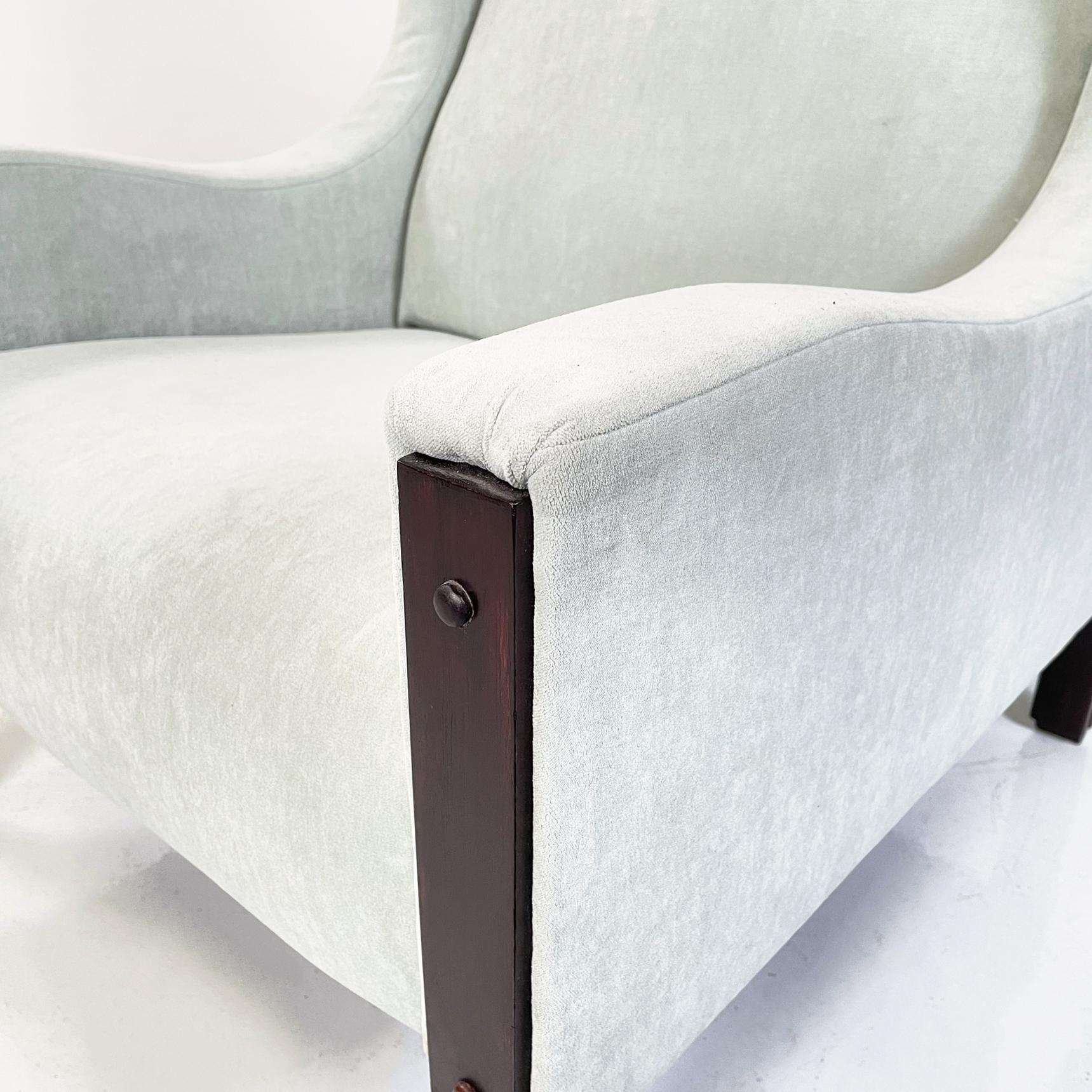 Italian Mid-Century Armchair in Light Grey Velvet by Tito Agnoli Mobilia, 1960s For Sale 3