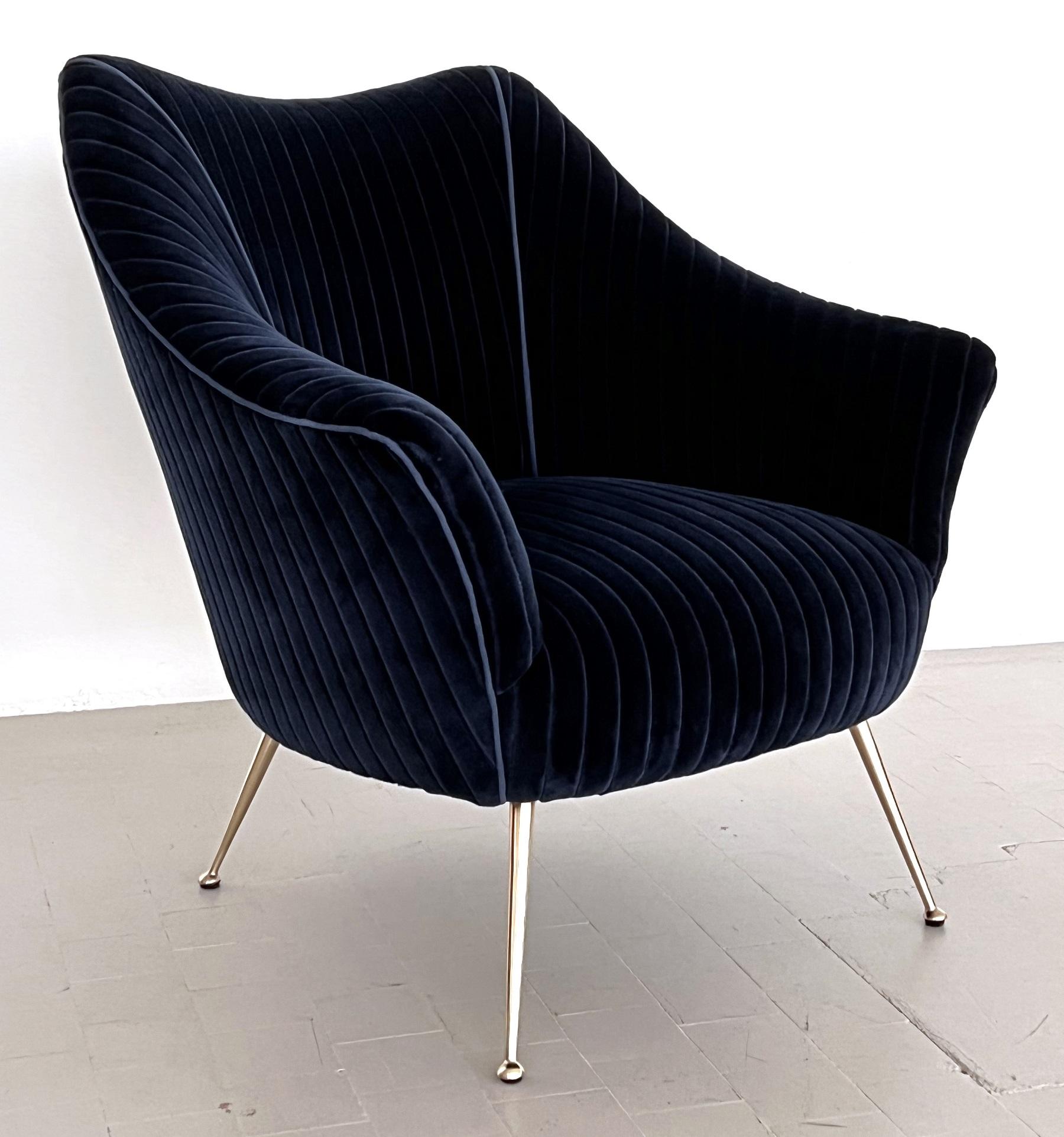 Mid-Century Modern Italian Mid-Century Armchair with Brass Legs reupholstered in Magnificent Velvet For Sale
