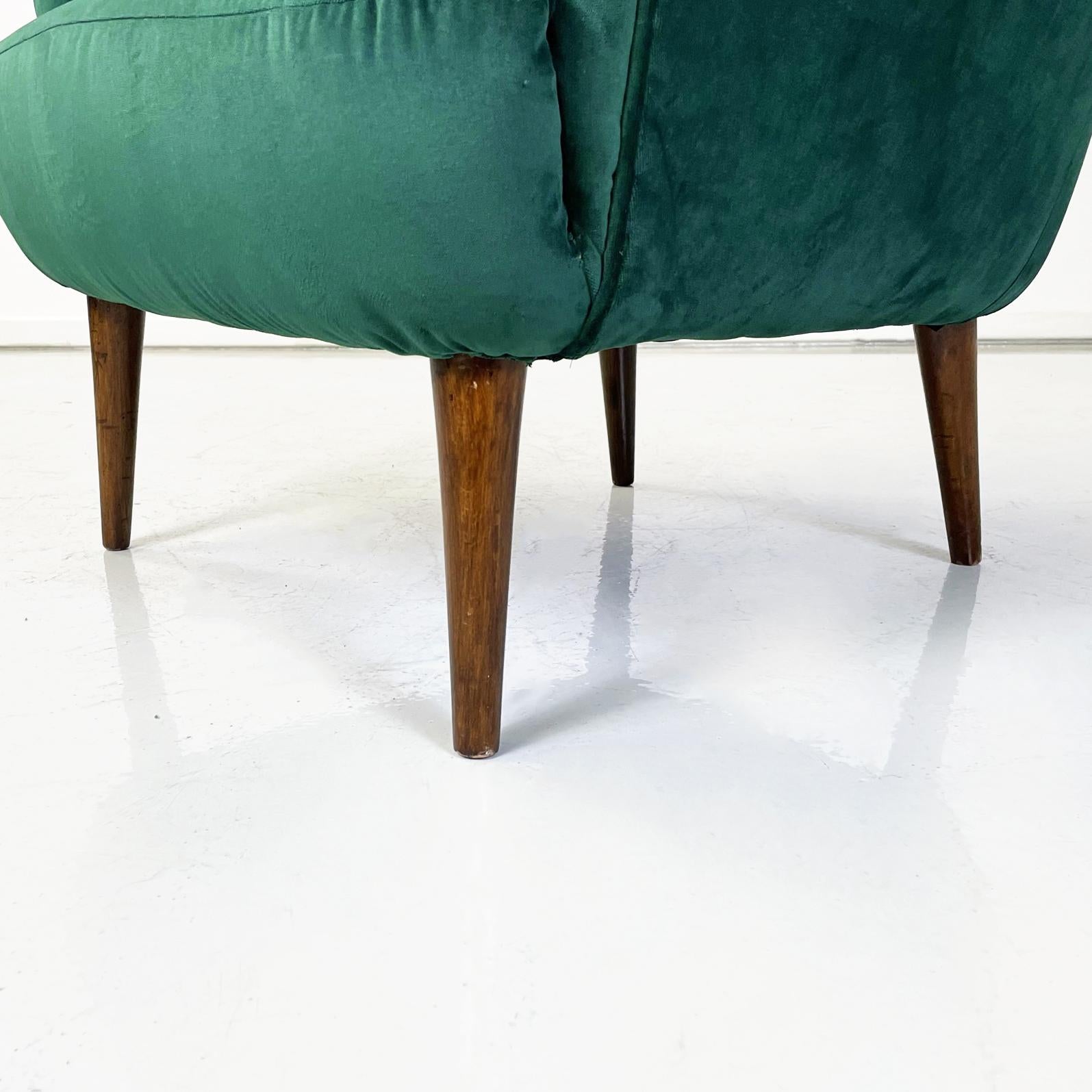 Italian Mid-Century Armchairs in Forest Green Velvet and Wooden Legs, 1950s For Sale 5