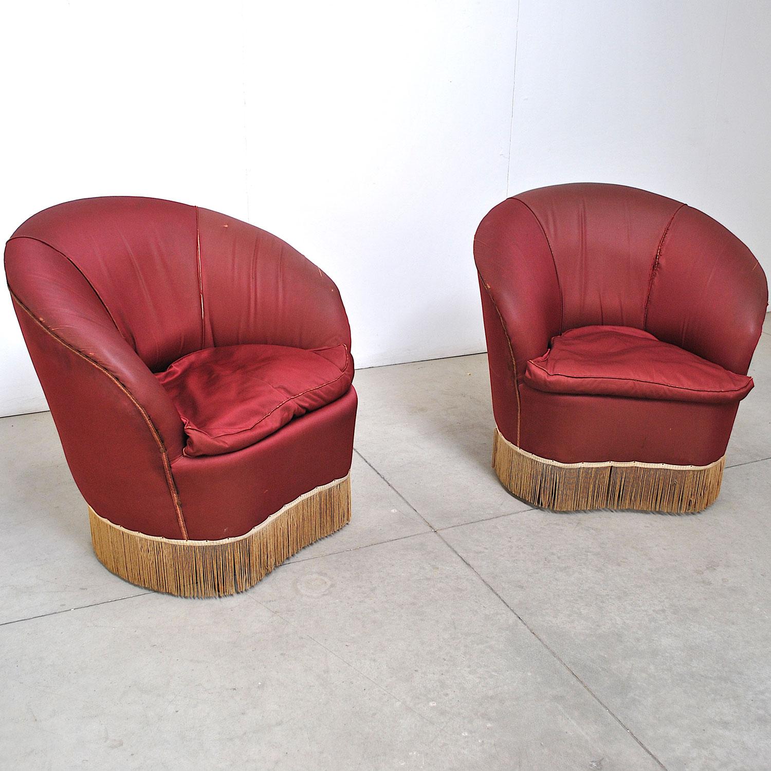 Italian midcentury armchairs in Gio Ponti for Casa e Giardino style from the 1940s.