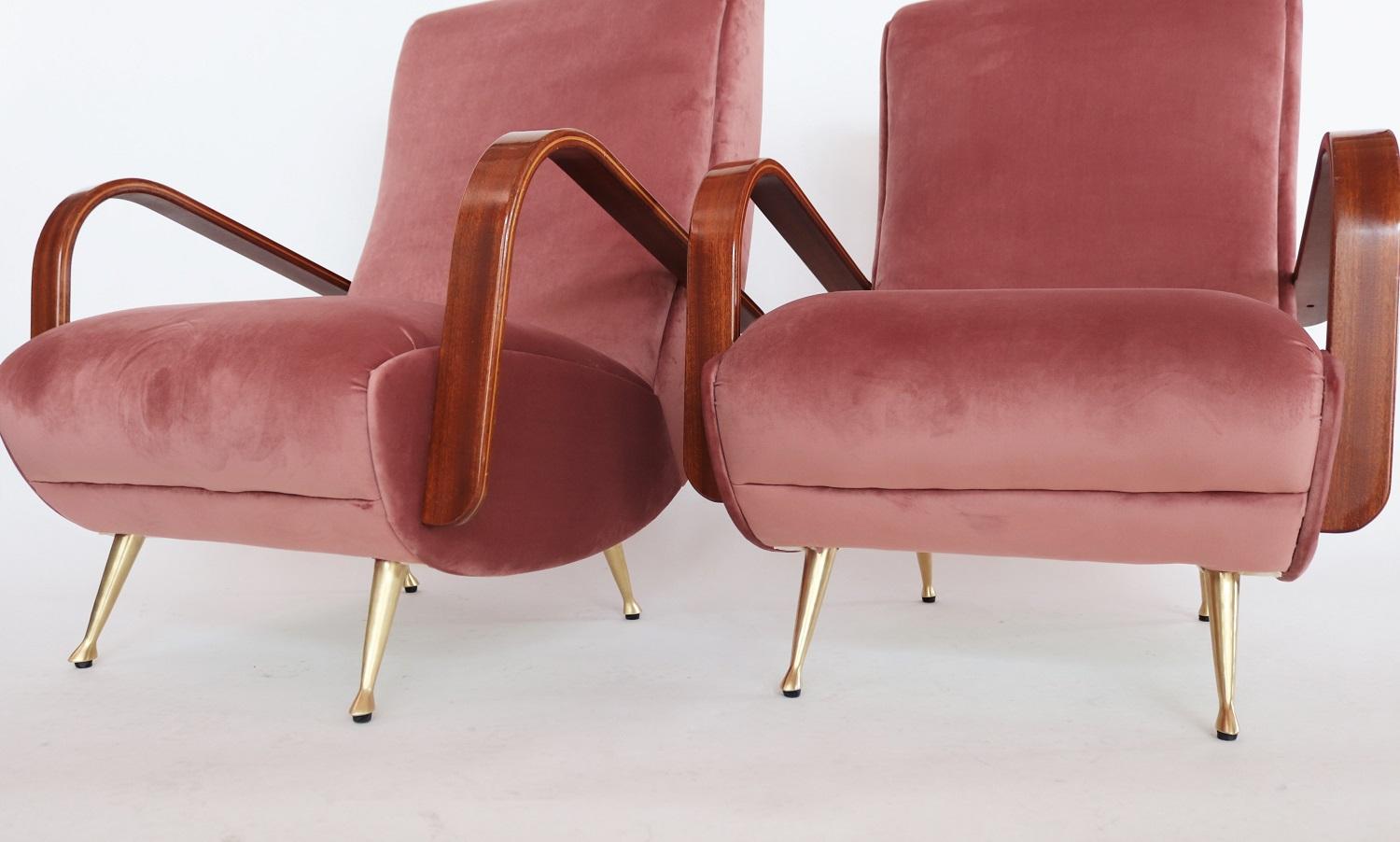 Italian Midcentury Armchairs in Mahogany, Brass and Coral Red Velvet, 1950s 6