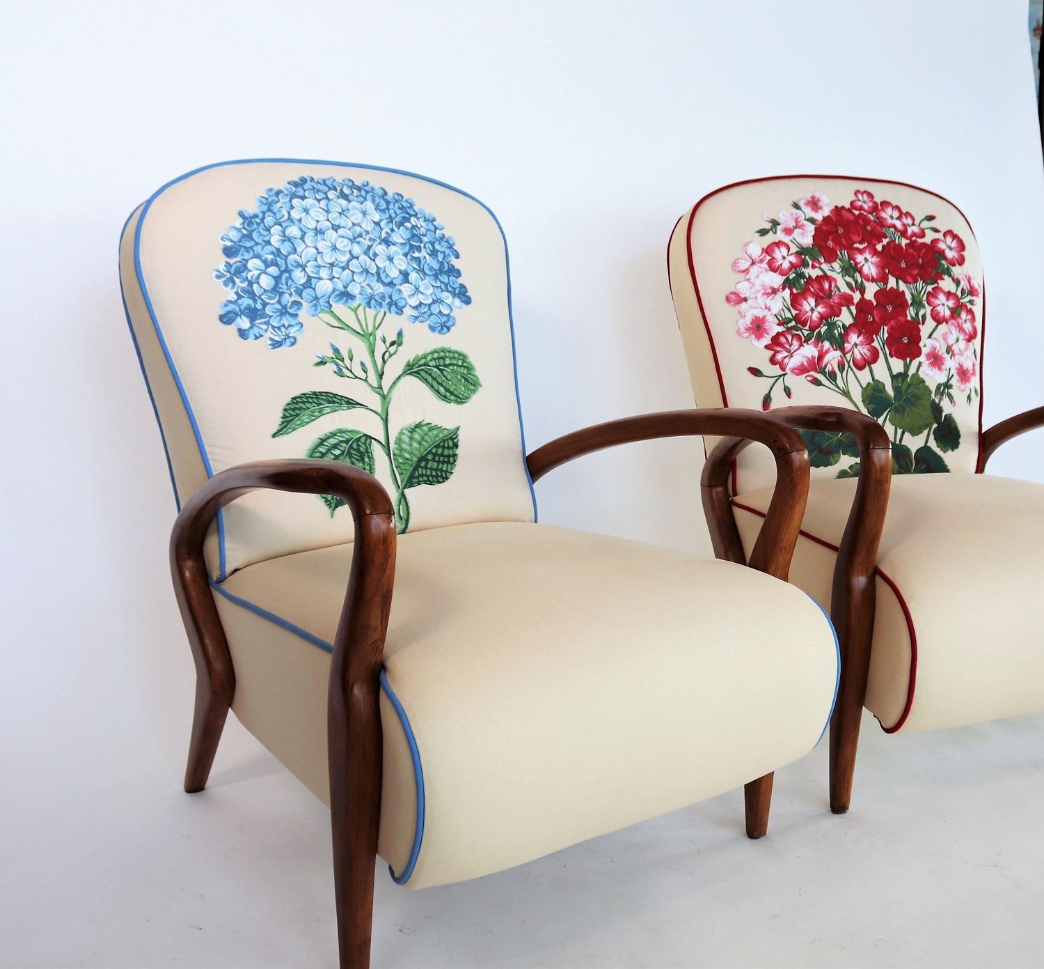 Italian Midcentury Armchairs in Oakwood and Tapestry Fabric, 1950s In Good Condition In Morazzone, Varese