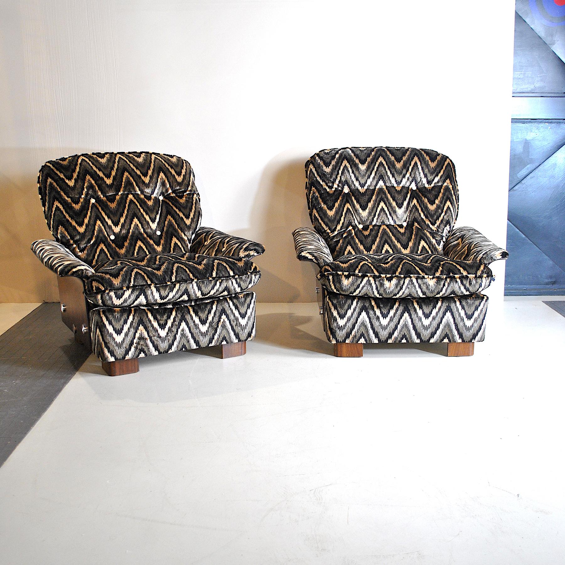 Paire de fauteuils italiens en bois courbé avec tissu Missoni d'origine des années 1970.