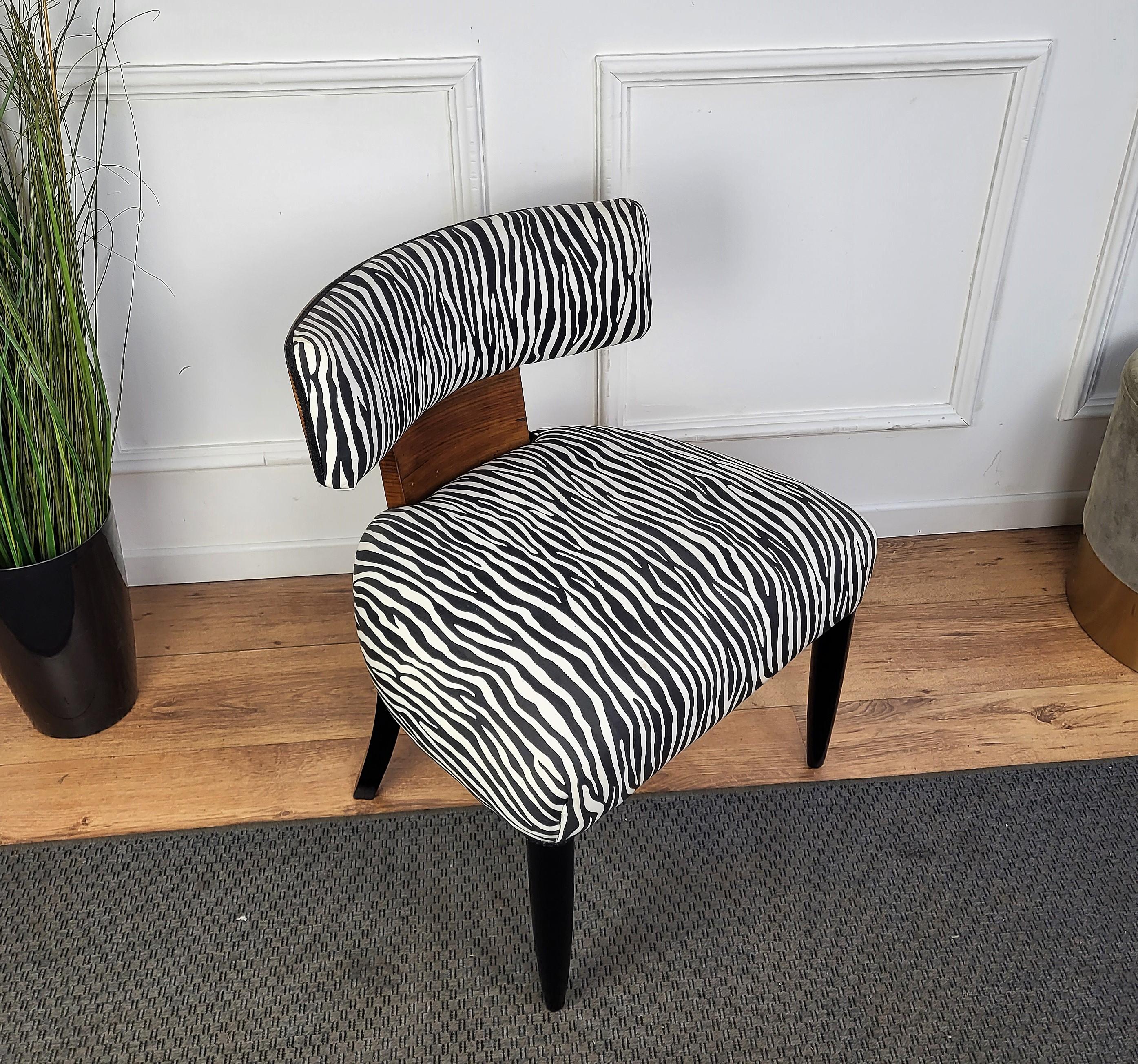 Italienisch Mitte des Jahrhunderts Art Deco Briar Walnuss Holz Animalier Zebra gepolsterten Stuhl (Art déco) im Angebot