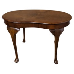 Retro Italian Mid-Century Art Deco Low Kidney Sofa Side Table End Table in Walnut Wood