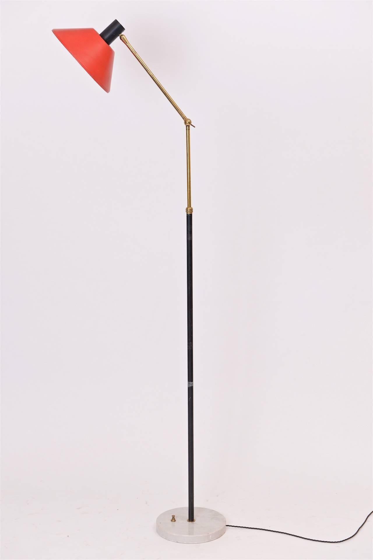 Italian Midcentury Articulated Floor Lamp In Excellent Condition In London, GB