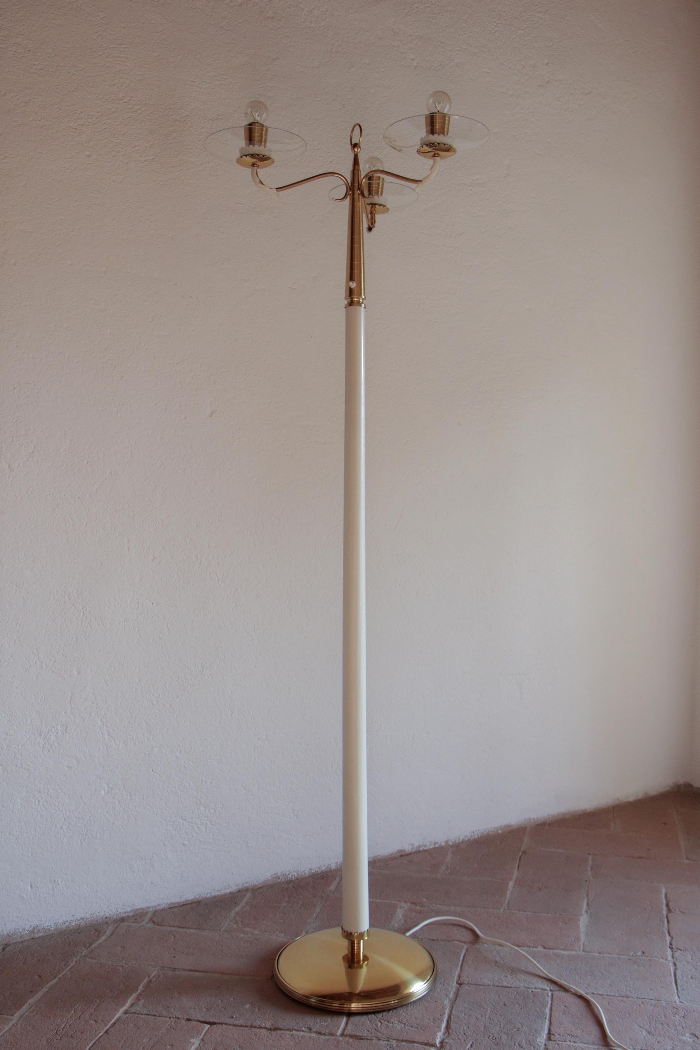 Italiano  Lampada da terra in Wood Wood in ottone lucido attribuita a Pietro Chiesa  1940s in vendita 10