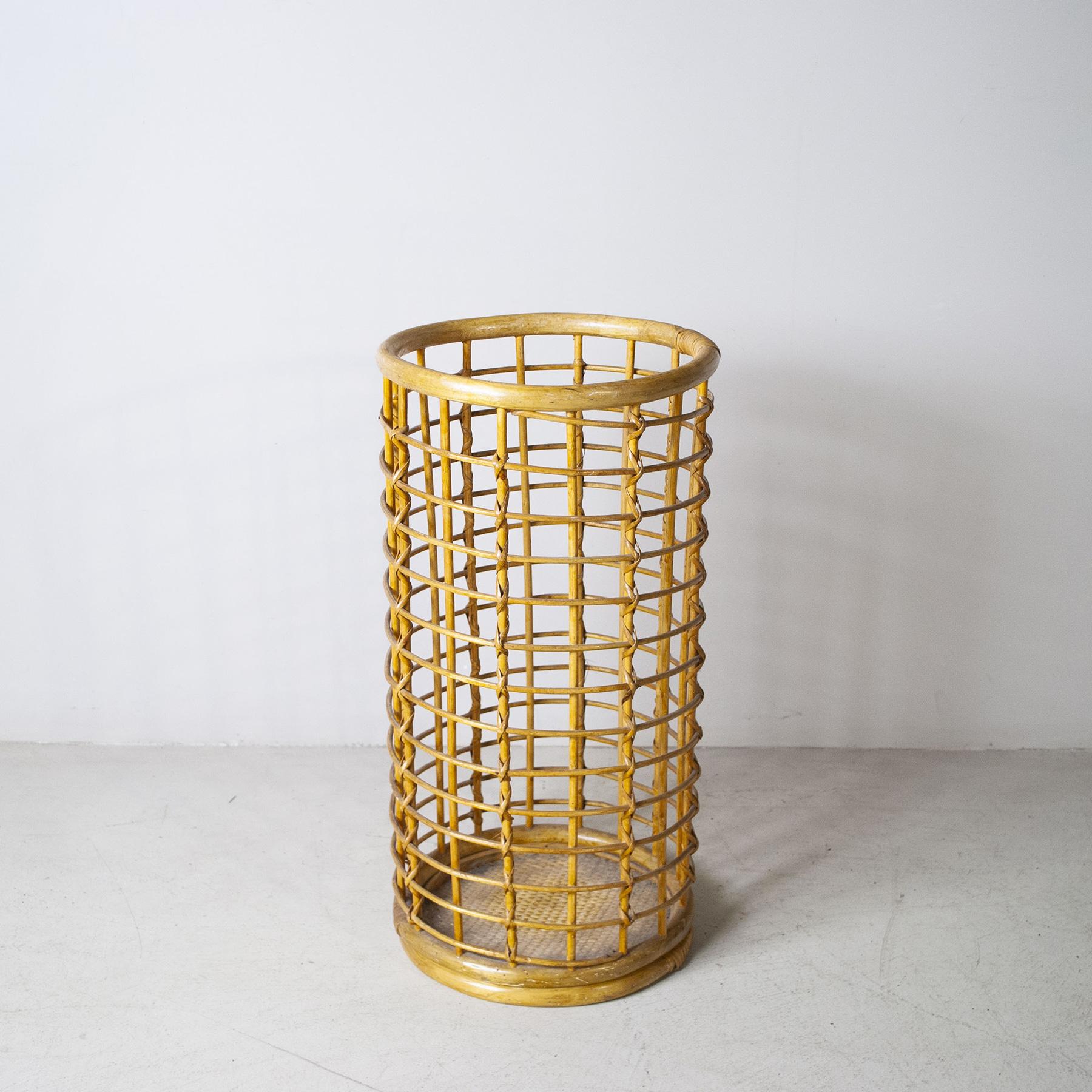 Porte-parapluies italien en bambou du milieu du siècle dernier des années soixante Bon état - En vente à bari, IT