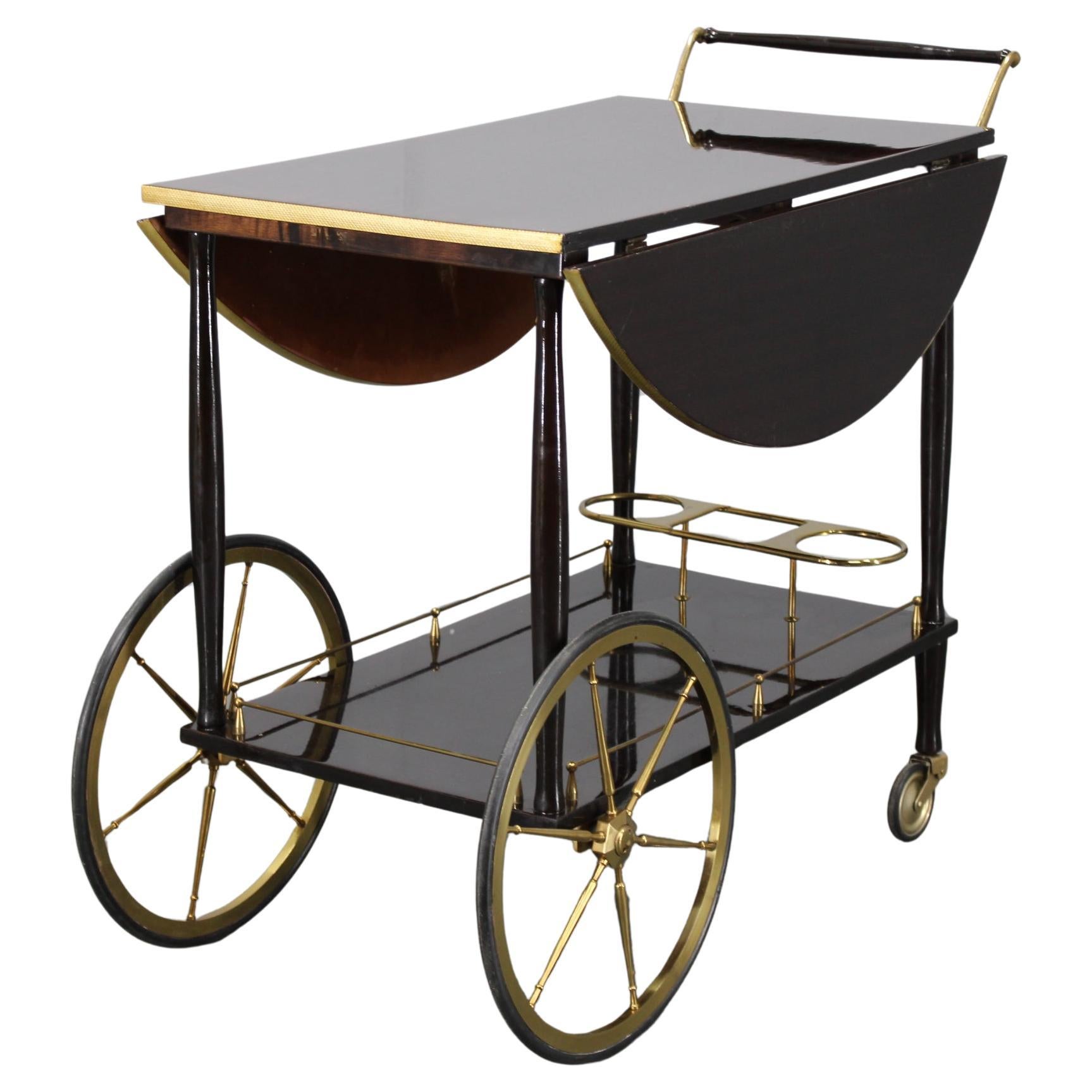 Italian Mid Century Bar Cart with Folding Leaves, Brass and Wood en vente