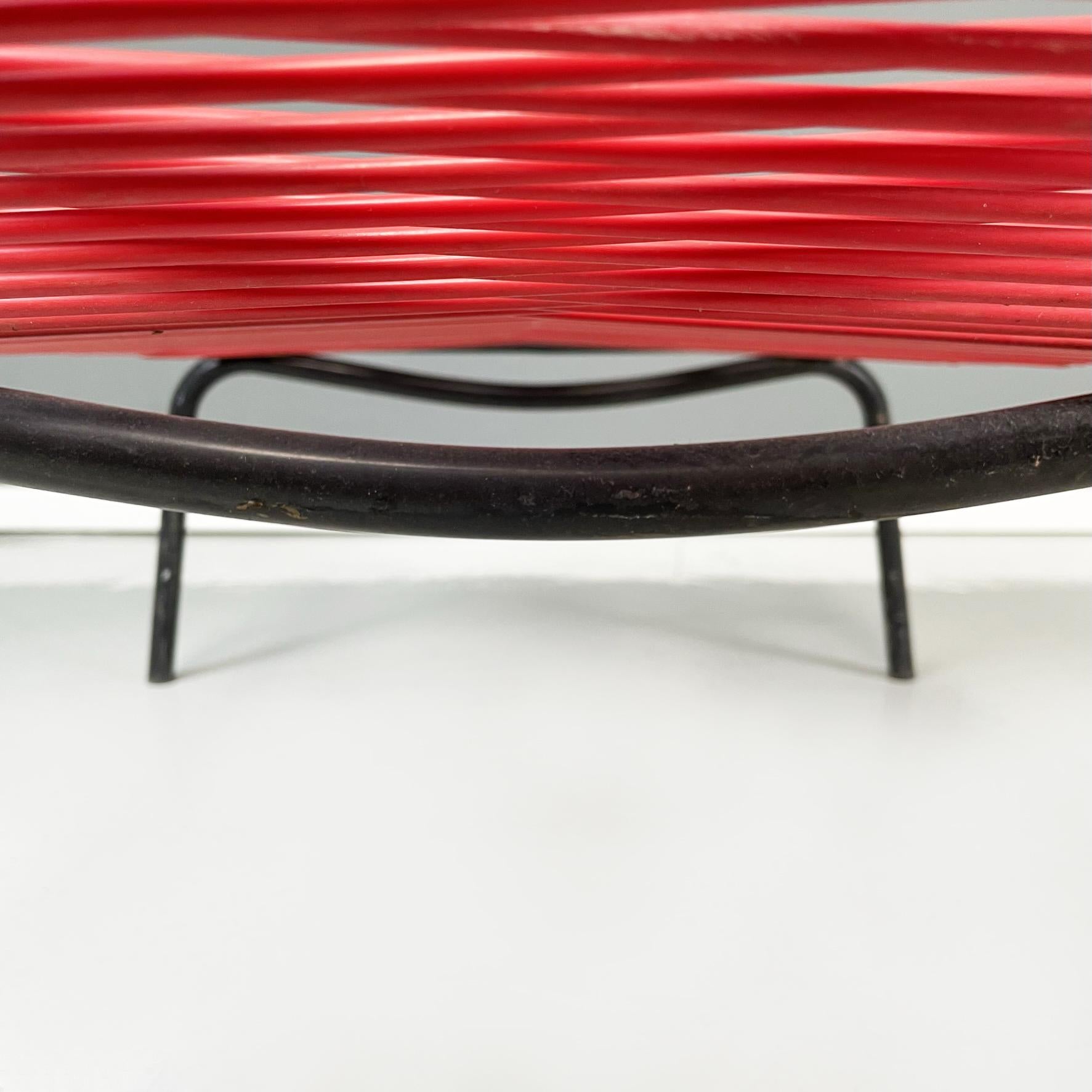 Italian Midcentury Beach Chair in Red Scooby Plastic and Black Metal, 1960s 8