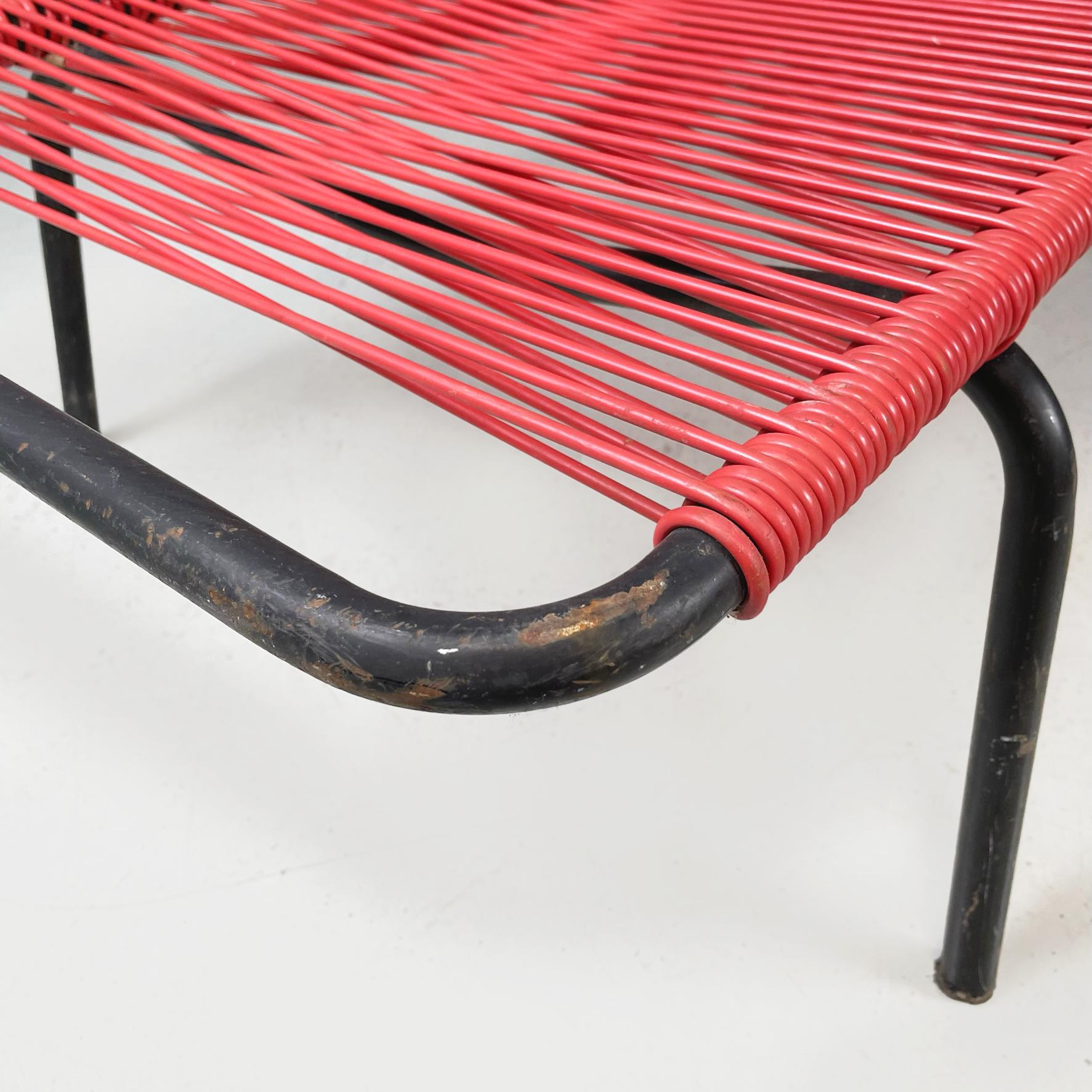 Italian Midcentury Beach Chair in Red Scooby Plastic and Black Metal, 1960s 2