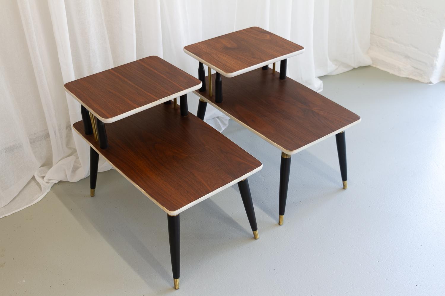 Italian Mid-Century Bedside Tables in Walnut, 1950s. Set of 2. 5