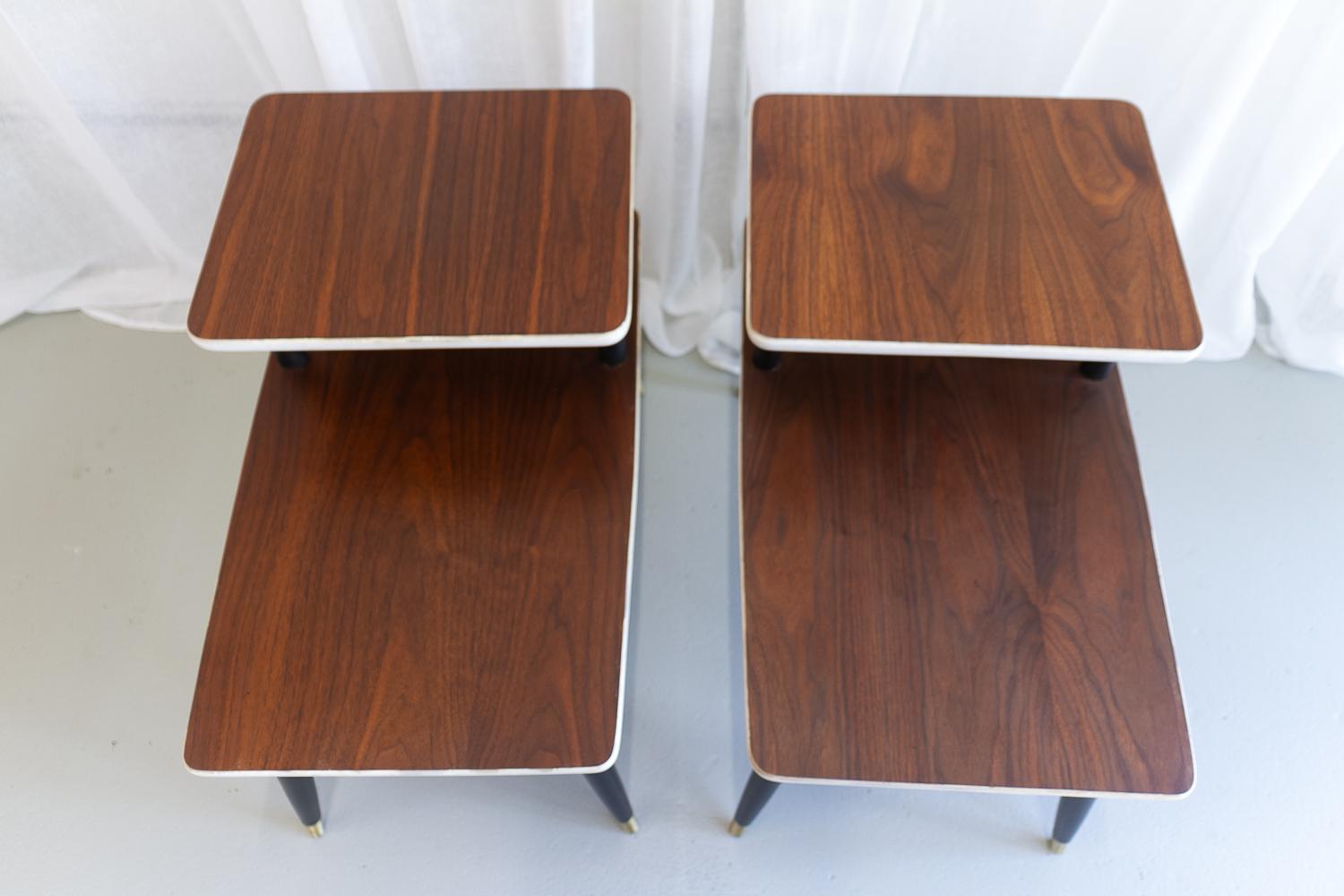 Italian Mid-Century Bedside Tables in Walnut, 1950s. Set of 2. 6