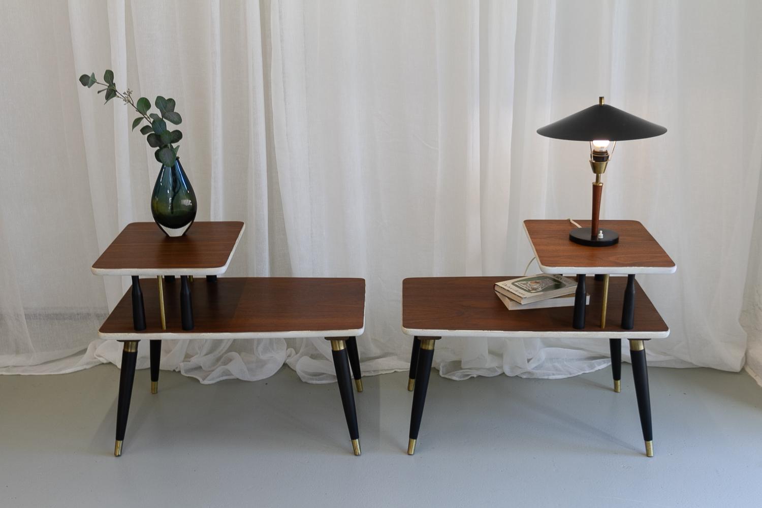 Italian Mid-Century Bedside Tables in Walnut, 1950s. Set of 2. 10