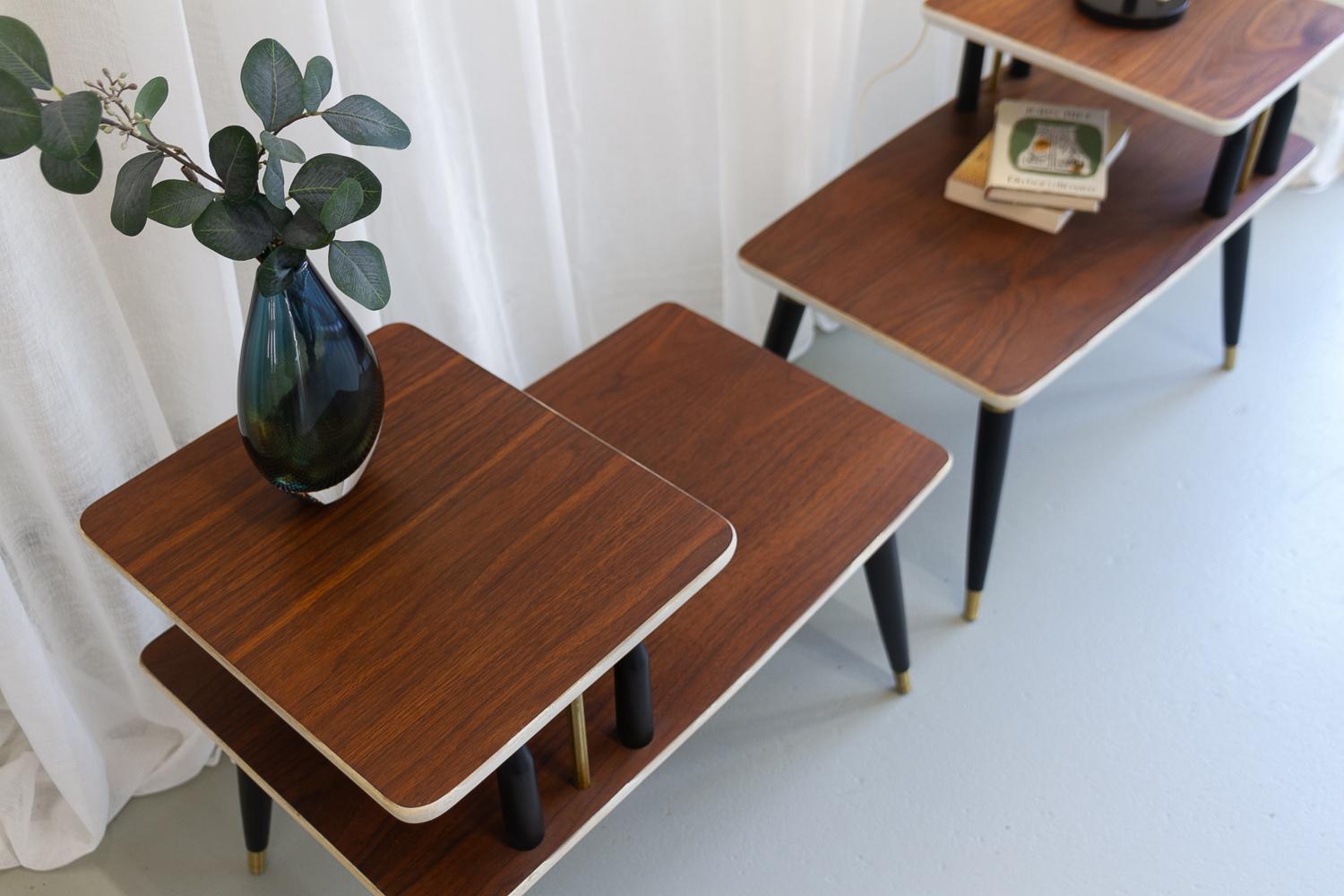 Italian Mid-Century Bedside Tables in Walnut, 1950s. Set of 2. 12