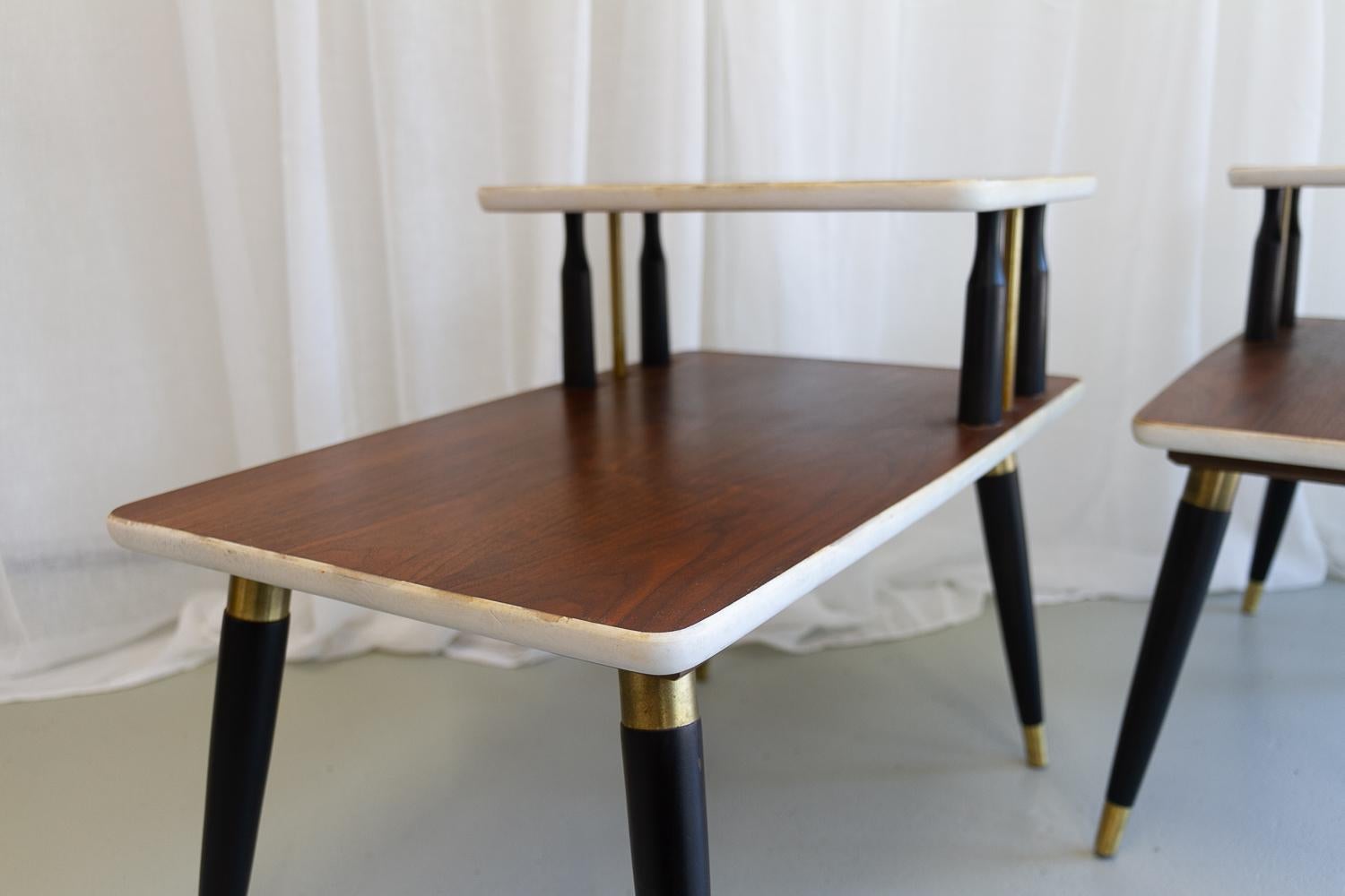Italian Mid-Century Bedside Tables in Walnut, 1950s. Set of 2. 3