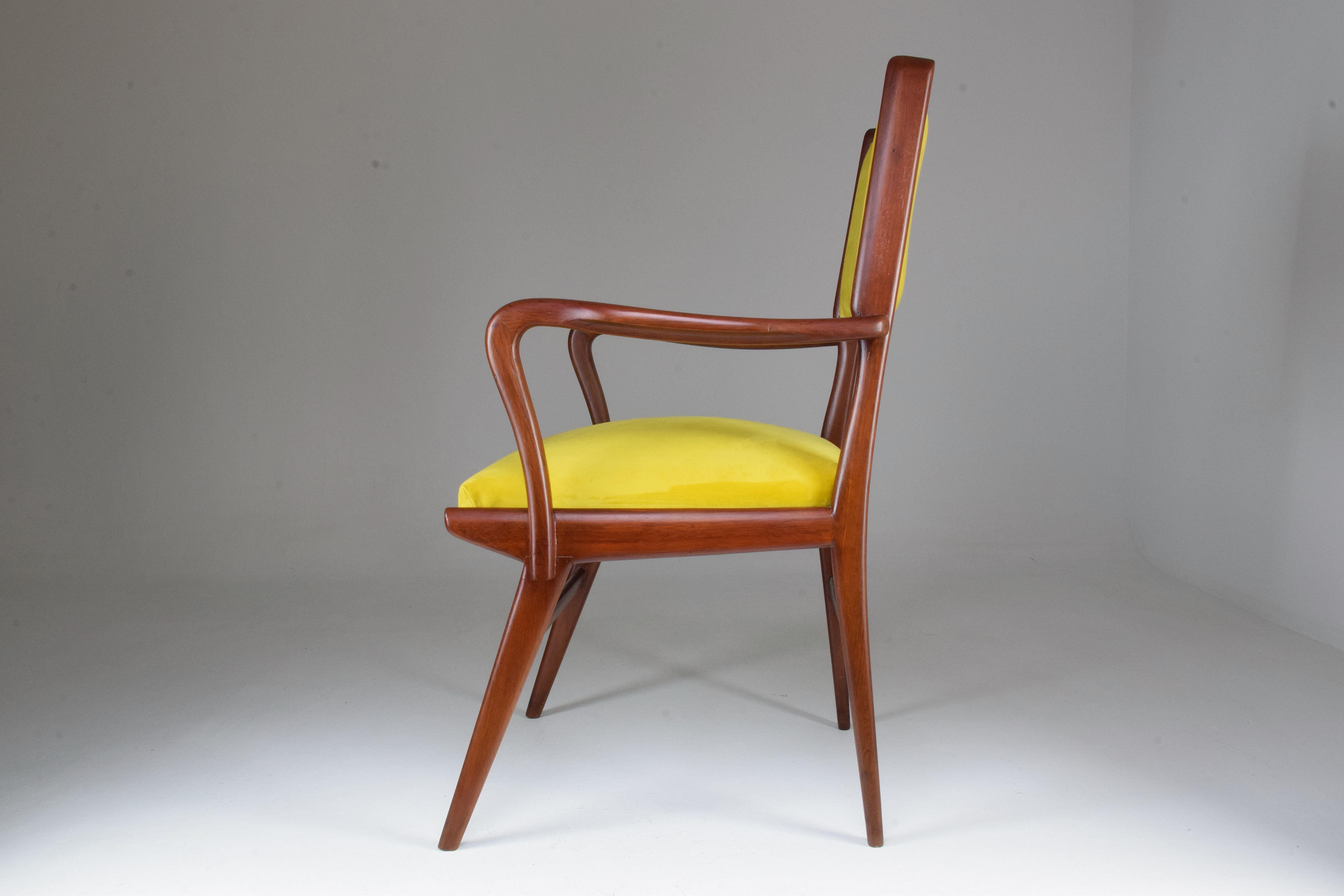 Mid-Century moderno Poltrona italiana del Medioevo in legno di faggio, anni '50 in vendita