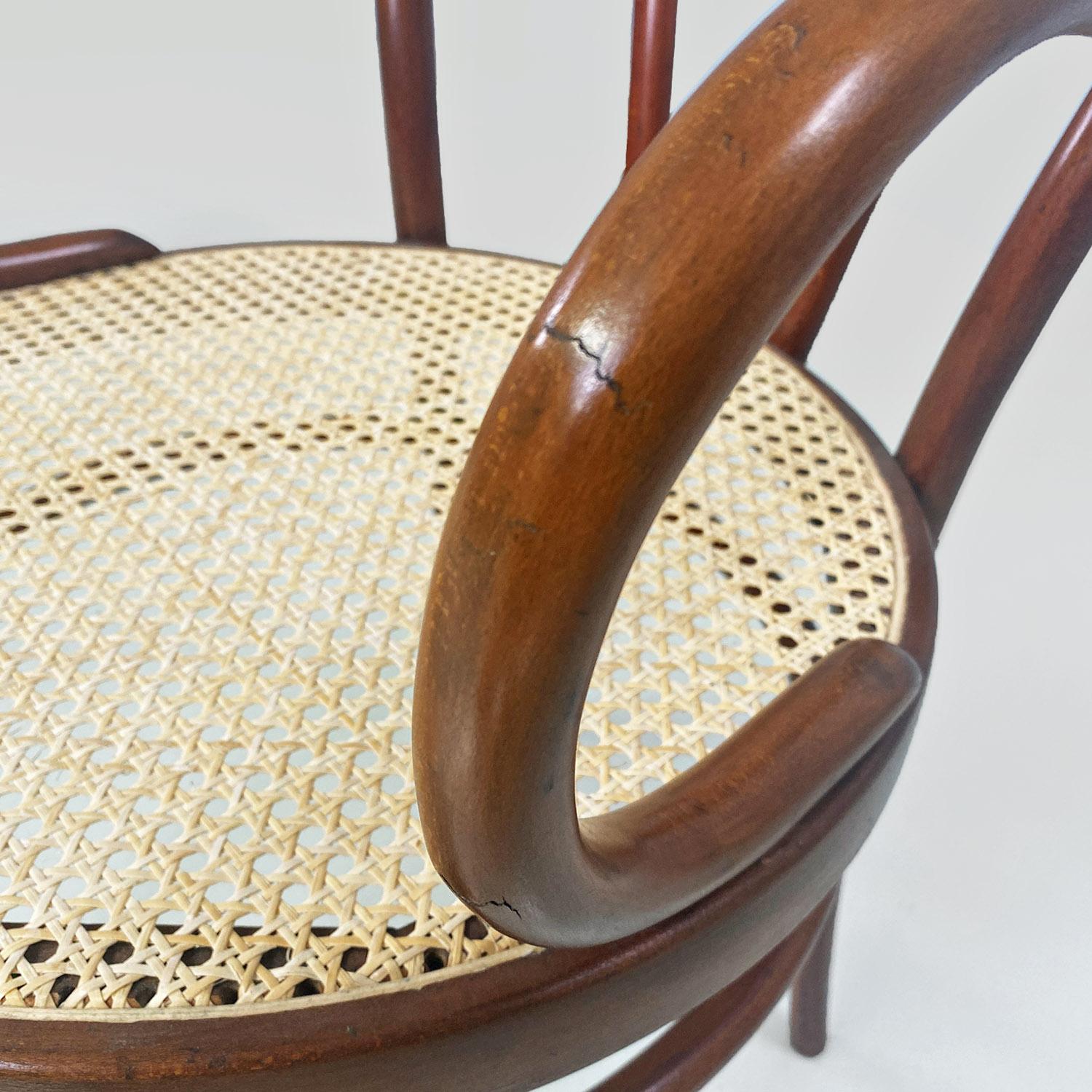 Italian mid-century big beech wood and Vienna straw Thonet chairs, 1950s For Sale 4