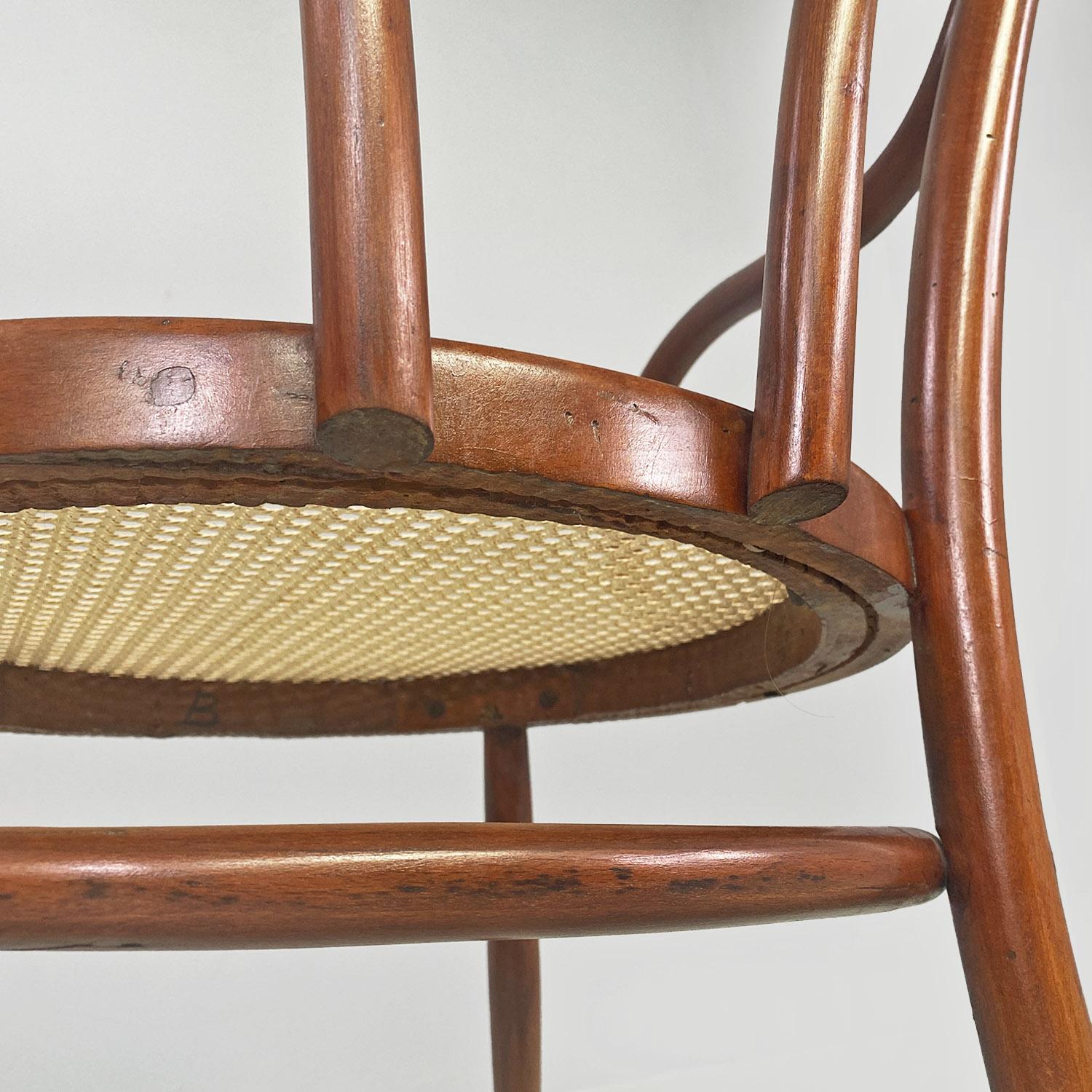 Italian mid-century big beech wood and Vienna straw Thonet chairs, 1950s.
Large chairs or armchairs with armrests in Thonet style, with Vienna straw seat and curved armrests and with walnut-stained beech wood structure.
1950s
Perfect condition, new