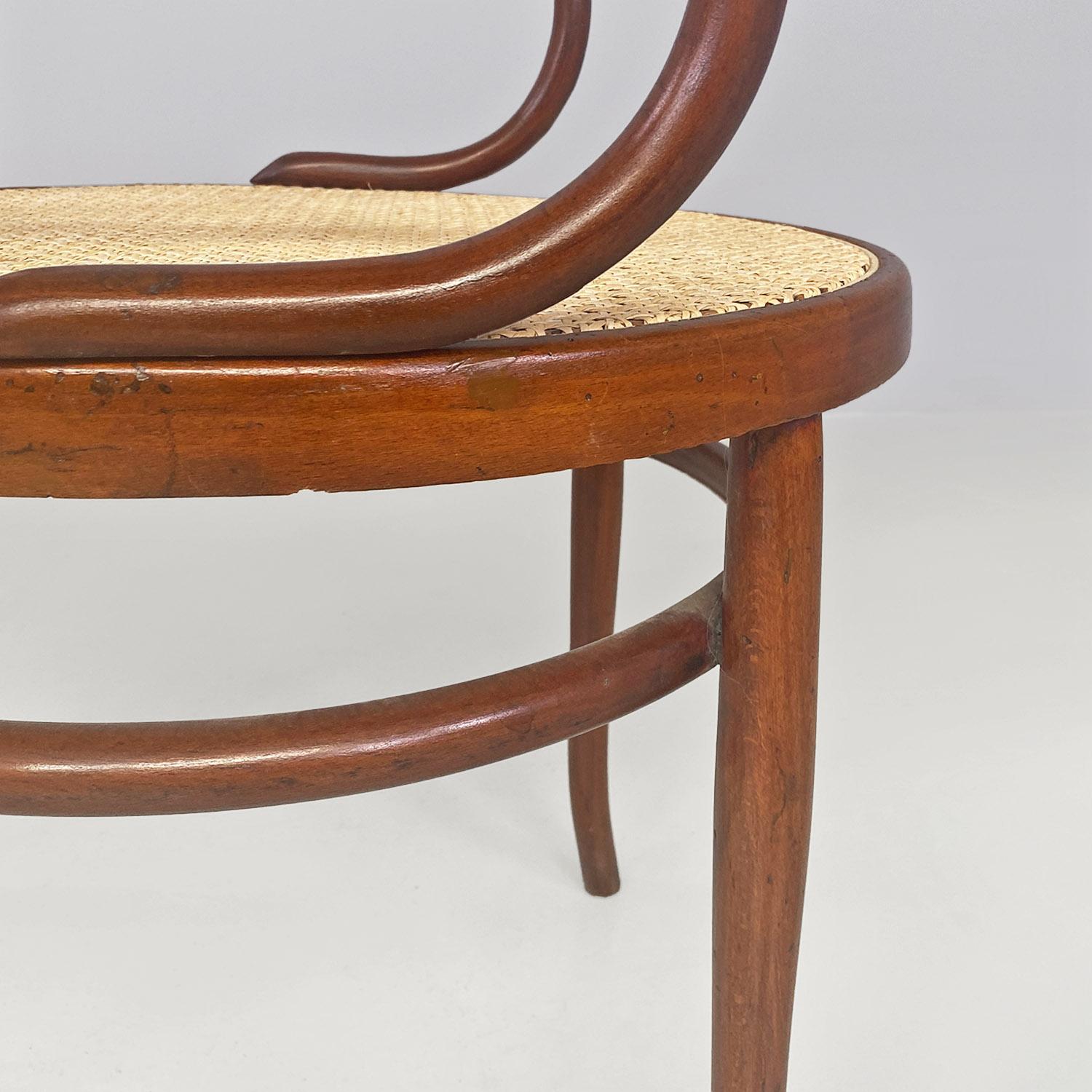 Italian mid-century big beech wood and Vienna straw Thonet chairs, 1950s In Good Condition For Sale In MIlano, IT