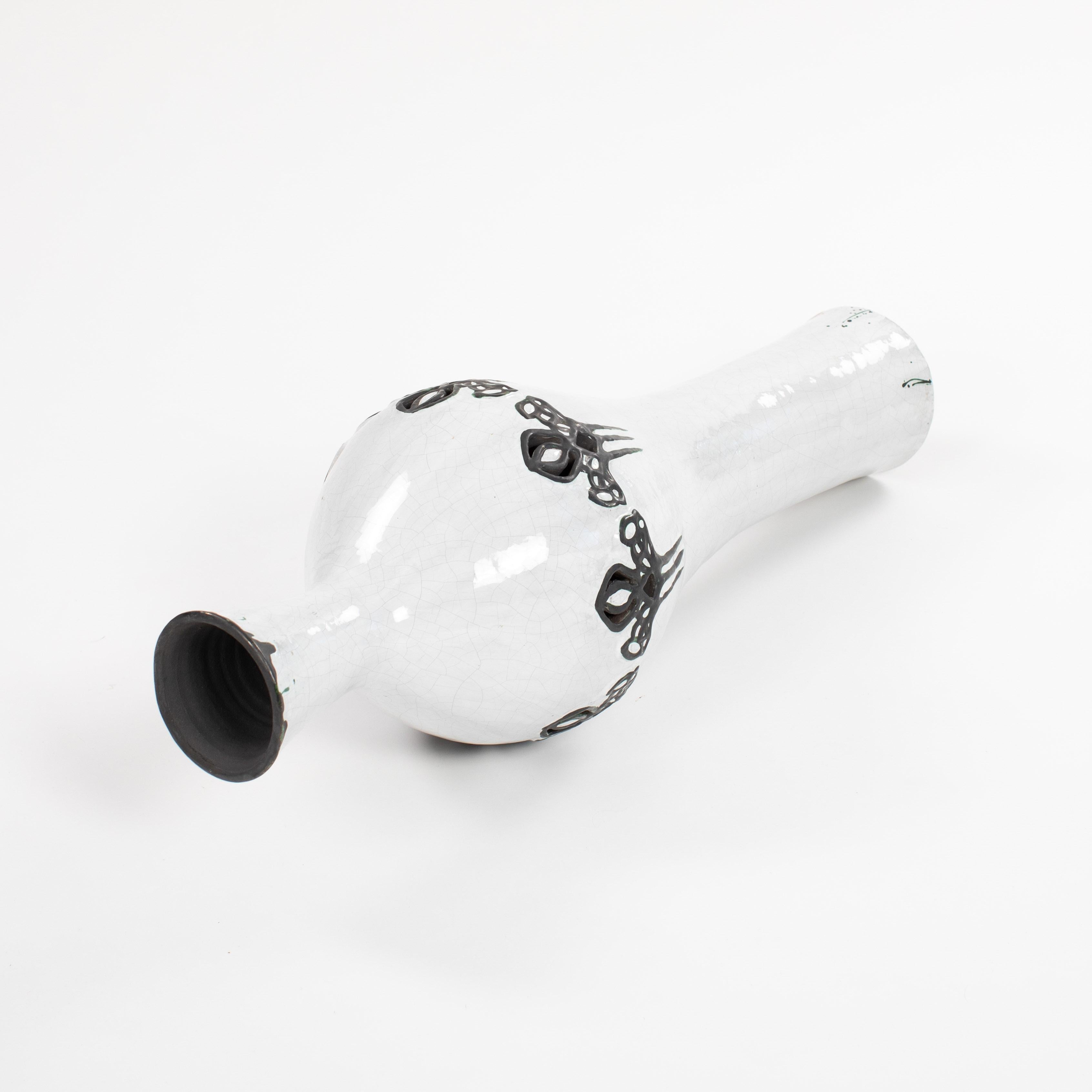 Vaso italiano di metà secolo in bianco e nero con disegno Raku, firmato MARIONI 1970s in vendita 1