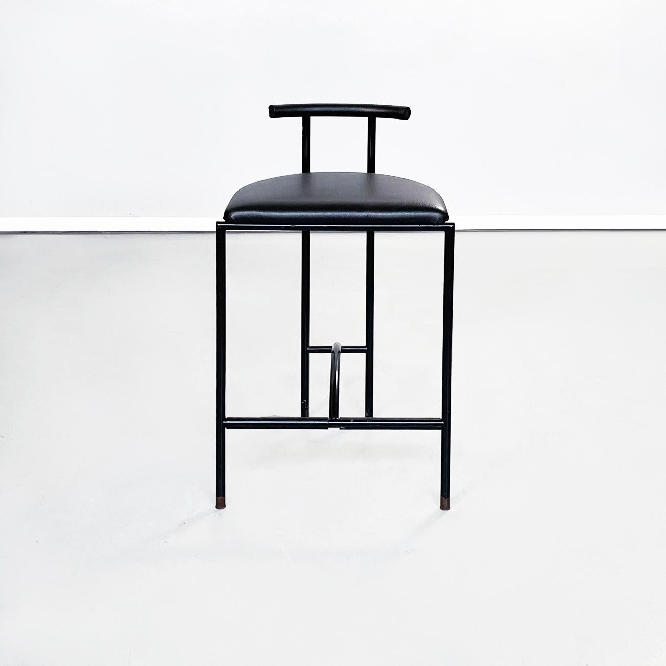 Italian mid-century black leather stools Tokyo by Kinsman for Bieffeplast, 1980s
Set of 4 stools mod. Tokyo with semicircular seat upholstered and covered in black leather. The curved back is made of rubber. The structure in tubular steel, painted