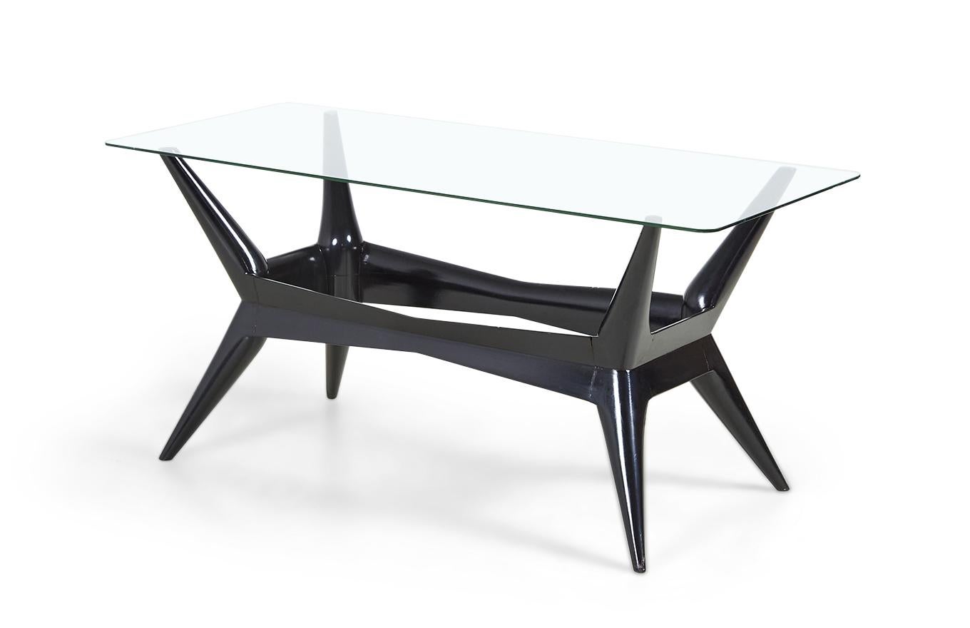 Mid-Century Modern Table basse italienne du milieu du siècle peinte en noir en vente