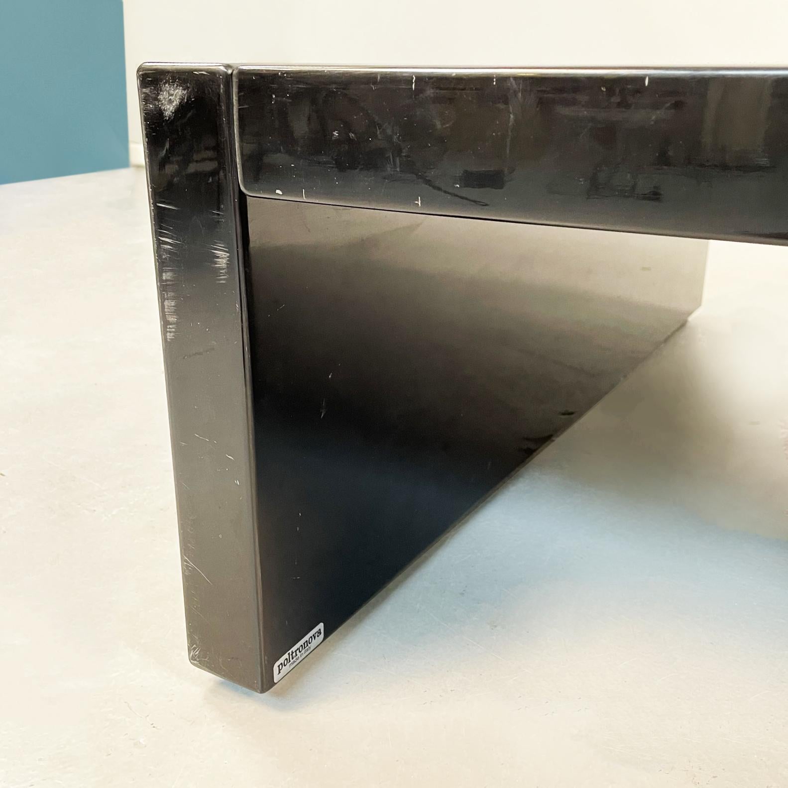 Italian Mid-Century Black Woood Saratoga Coffee Table Vignelli Poltronova, 1960s In Good Condition For Sale In MIlano, IT