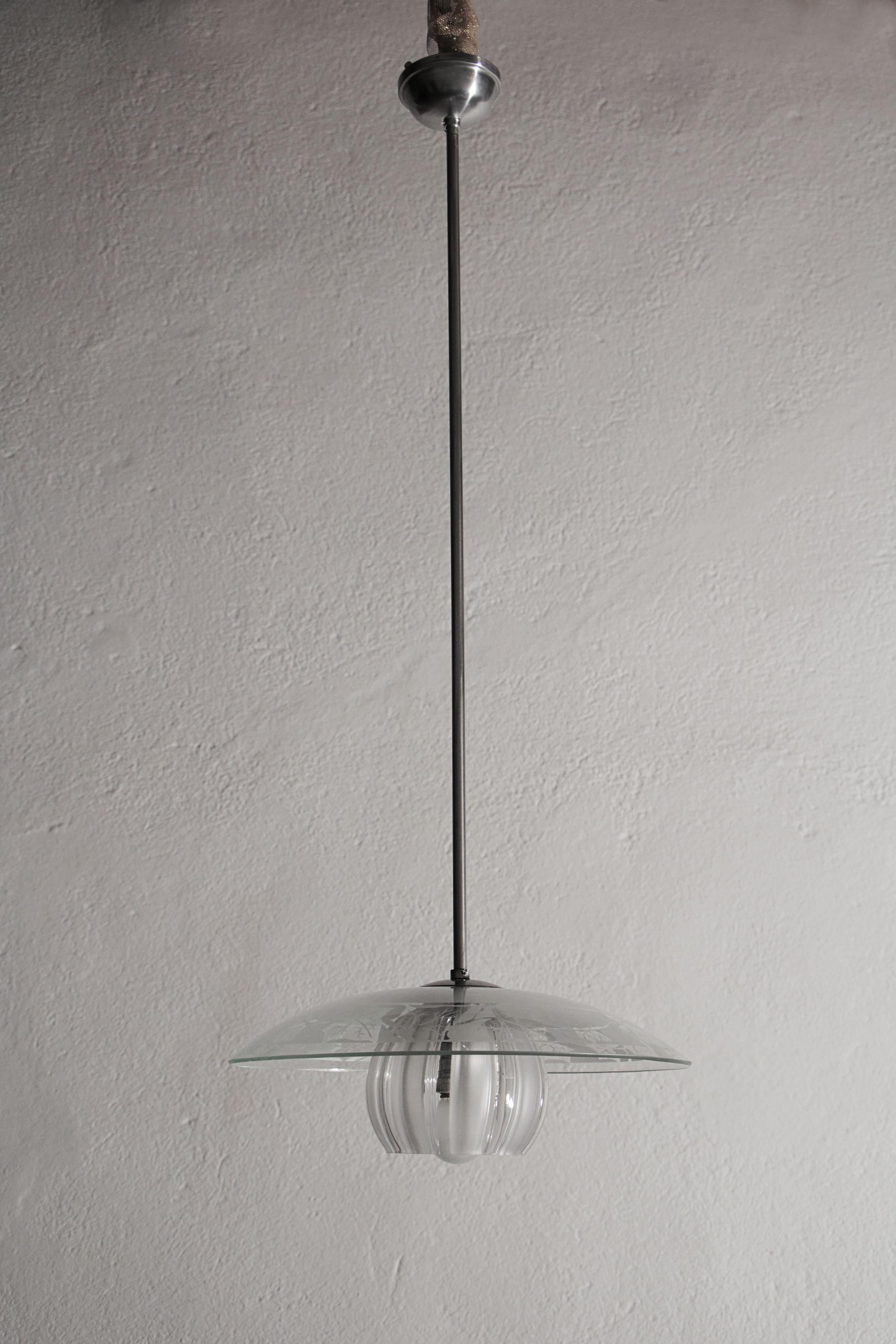 Mid-Century Modern Italian Mid-Century Blown Glass Pendant Lamp Attributed to Stilnovo, 1950s For Sale