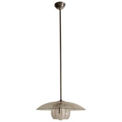 Lampada a sospensione in vetro soffiato della metà del secolo attribuita a Stilnovo, anni '50