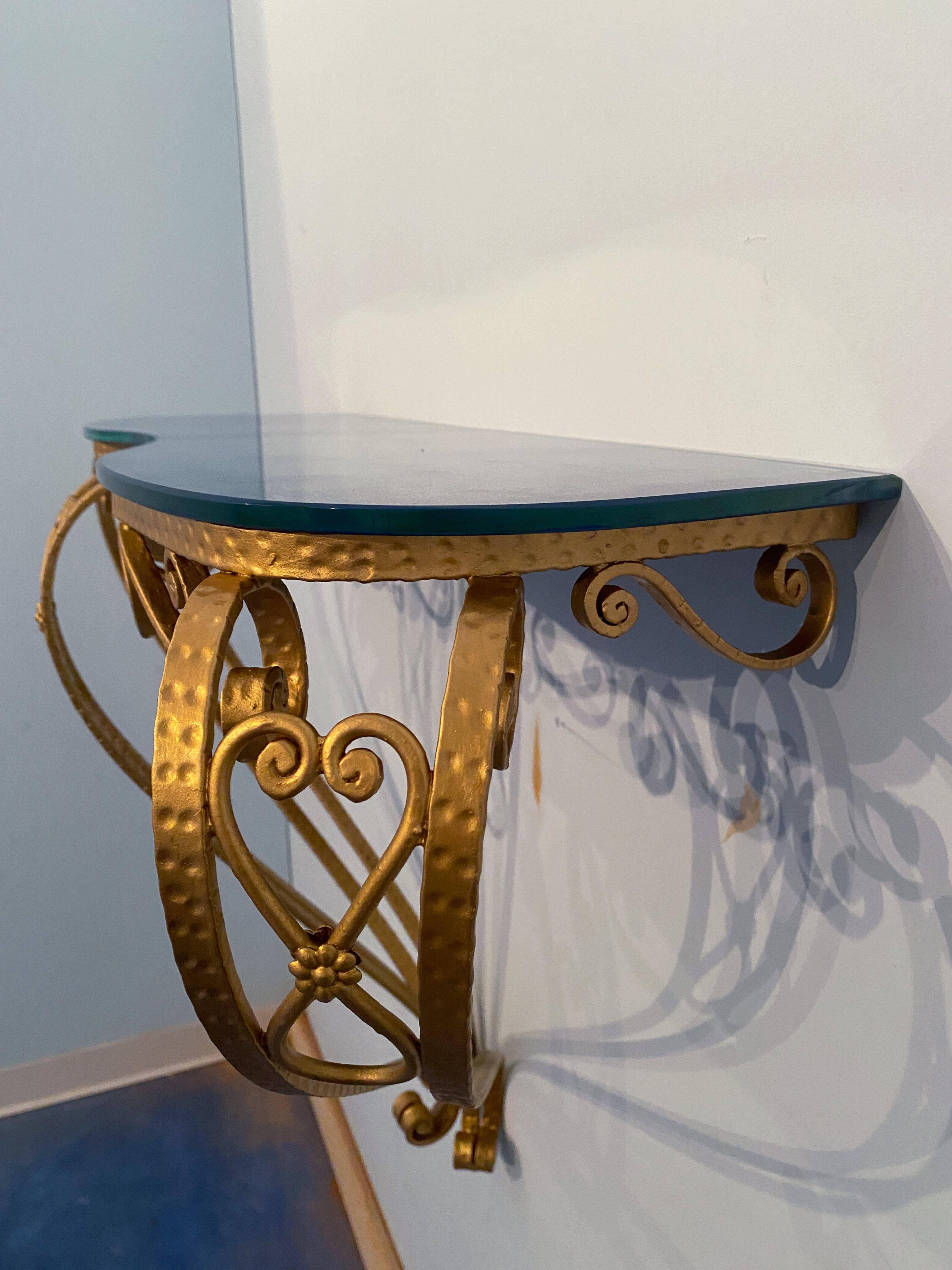Mid-Century Modern Table console italienne du milieu du siècle dernier en verre bleu et fer doré de Pier Luigi Colli en vente