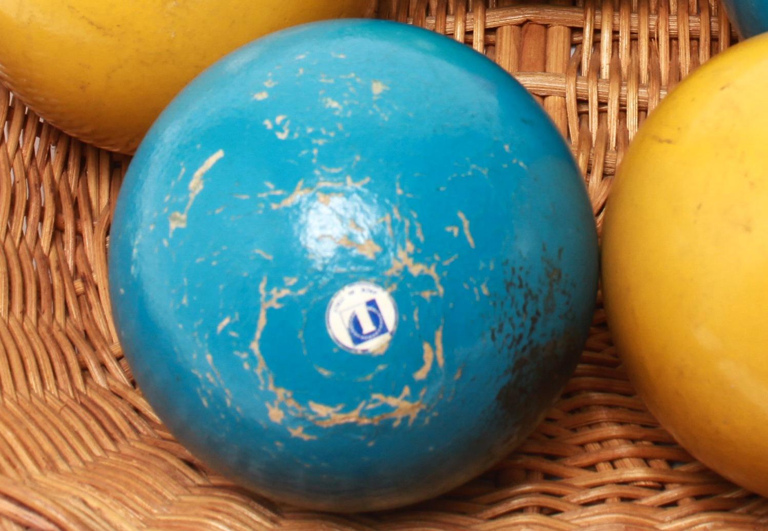 Italian Midcentury Bocce Balls with Basket In Good Condition In Astoria, NY