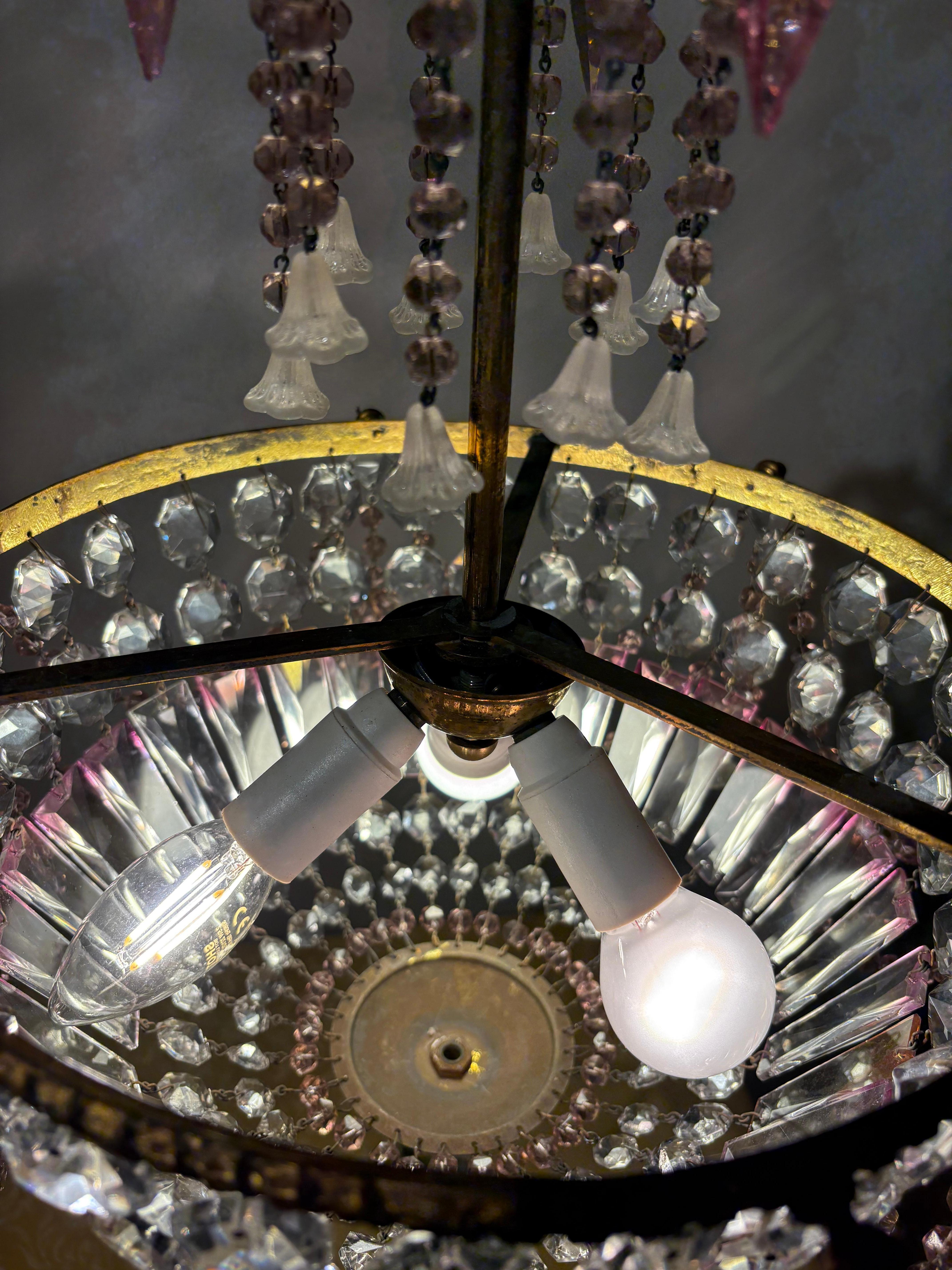 Araña italiana de latón y cristal de Bohemia de mediados de siglo en venta 3