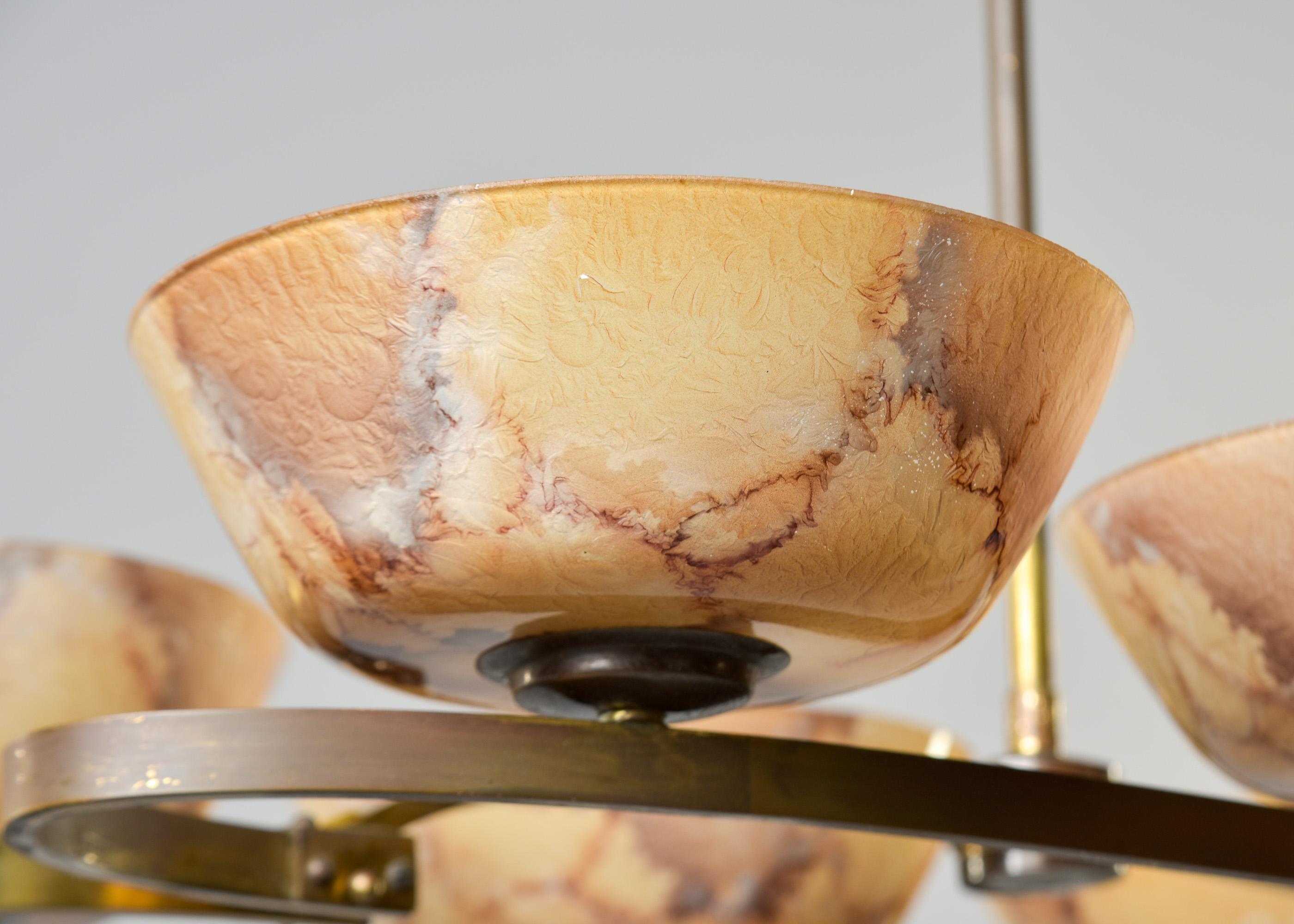 Luminaire italien du milieu du siècle en laiton et verre à six lumières en vente 4
