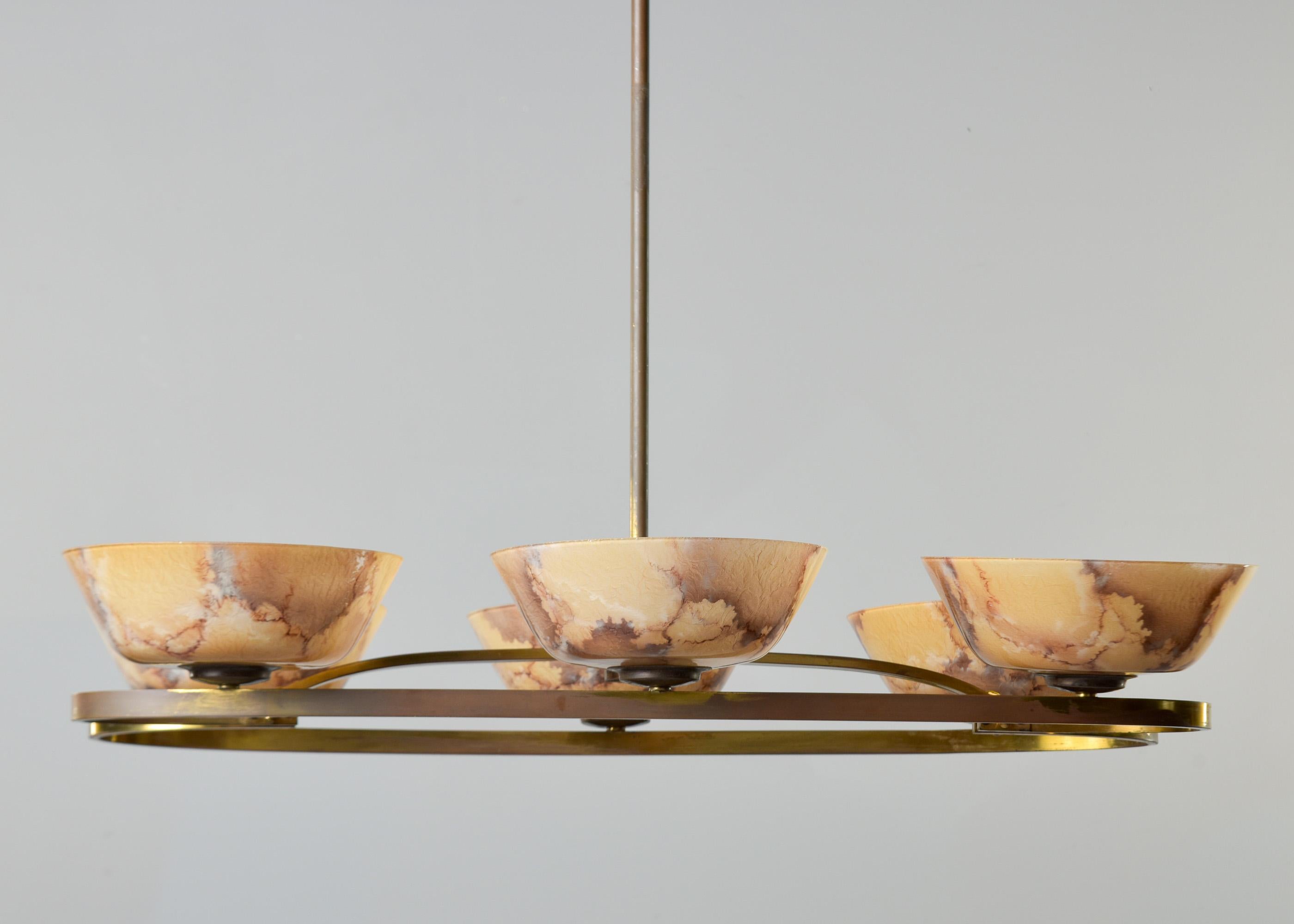 Luminaire italien du milieu du siècle en laiton et verre à six lumières Bon état - En vente à Troy, MI