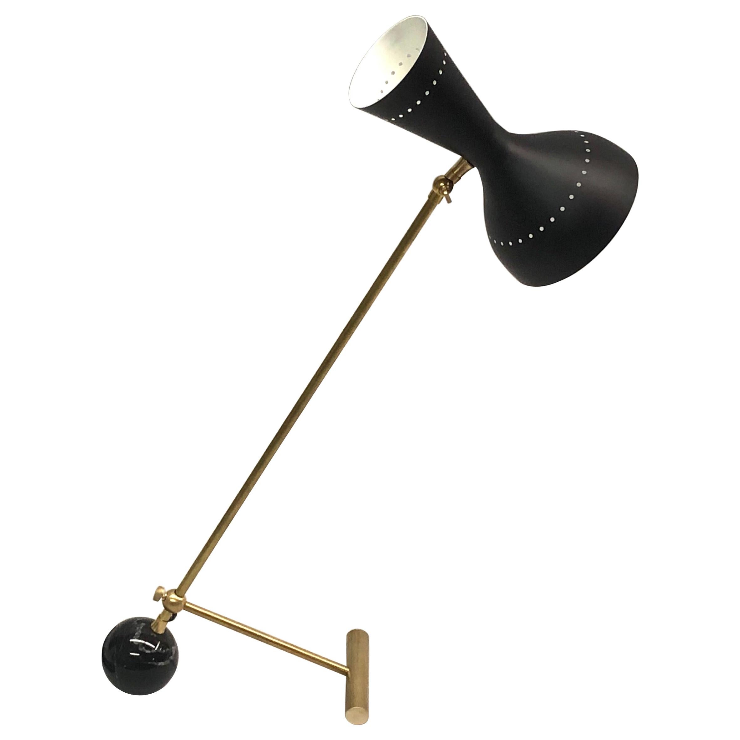Italian Midcentury Brass Articulating and Counter-Balance Desk Lamp, Arredoluce For Sale