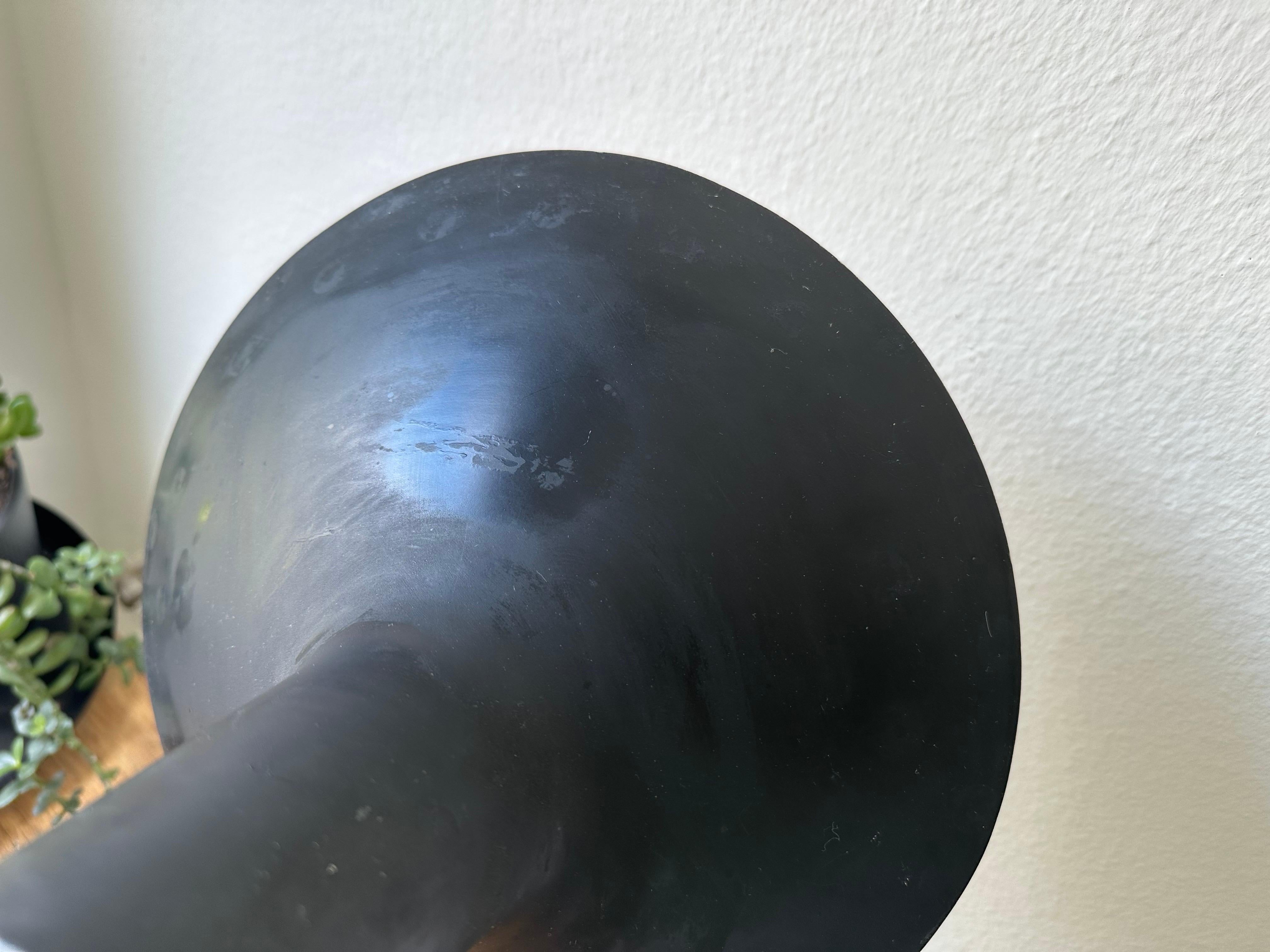 Lampada da scrivania in ottone della metà del secolo attribuita a Vittoriano Viganò in vendita 4