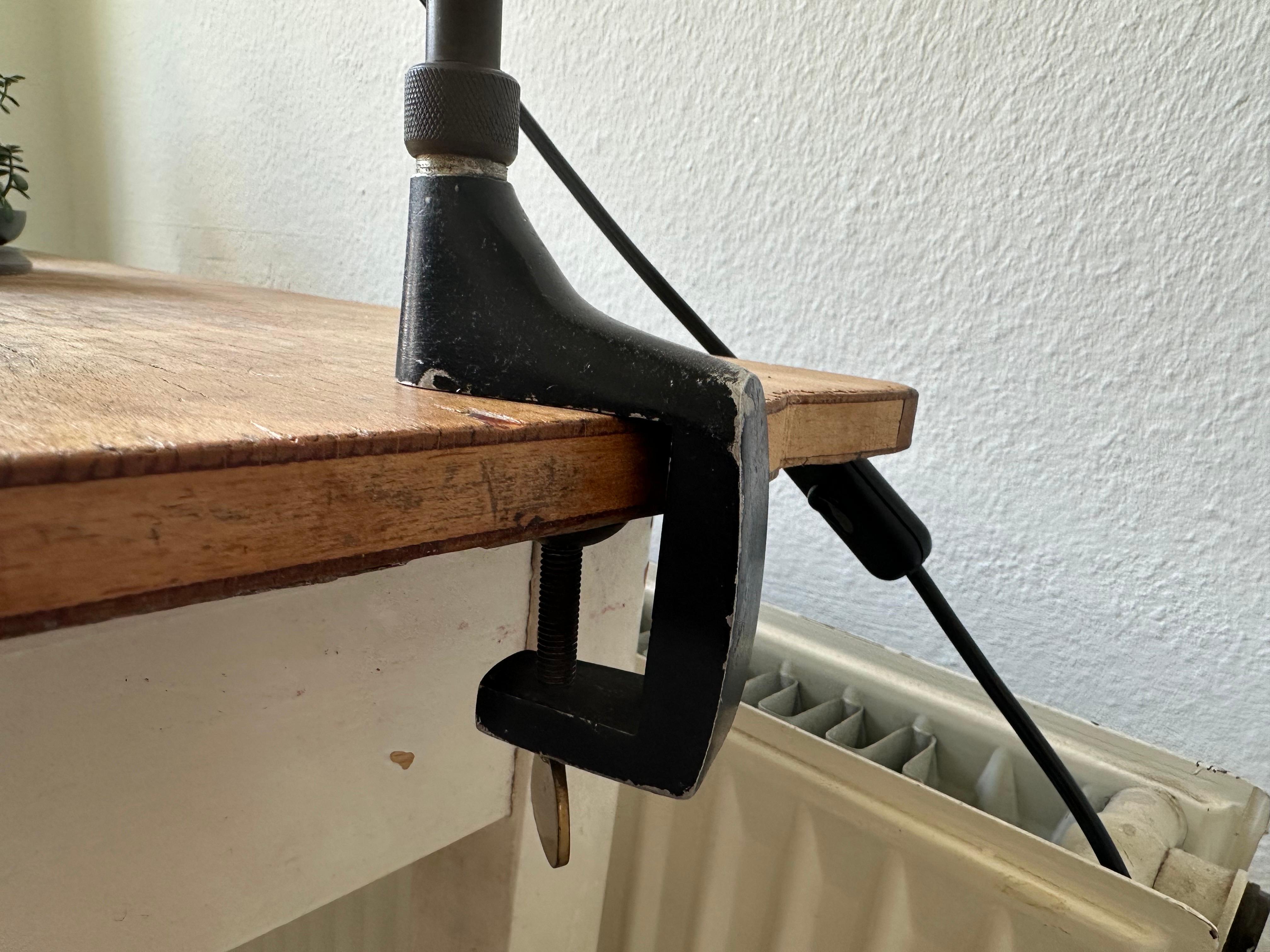 Lampada da scrivania in ottone della metà del secolo attribuita a Vittoriano Viganò In condizioni buone in vendita a Hamburg, DE