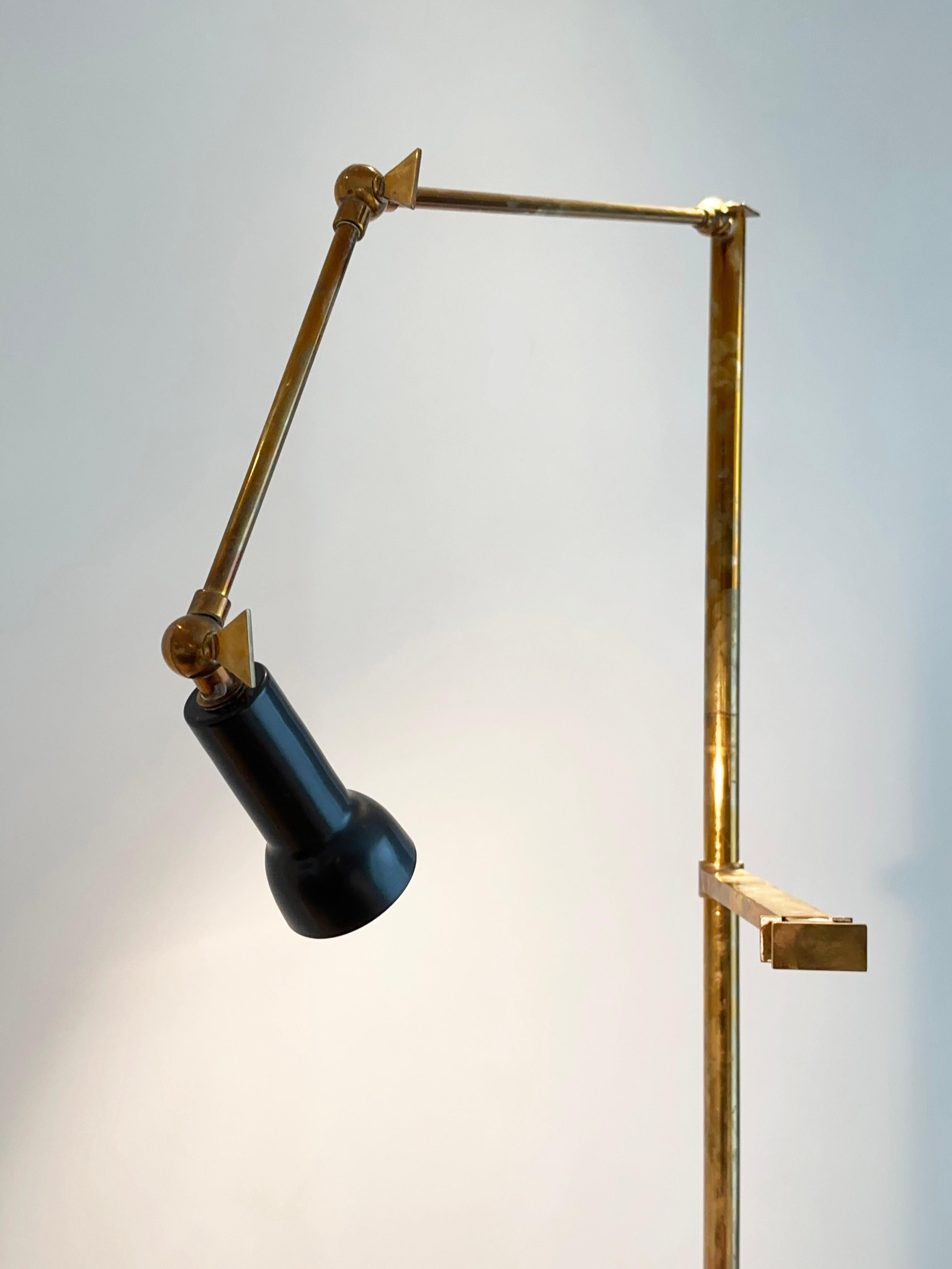 Italian Mid Century, Tall Easel Floor Lamp in Brass  In Fair Condition In Glasgow, GB