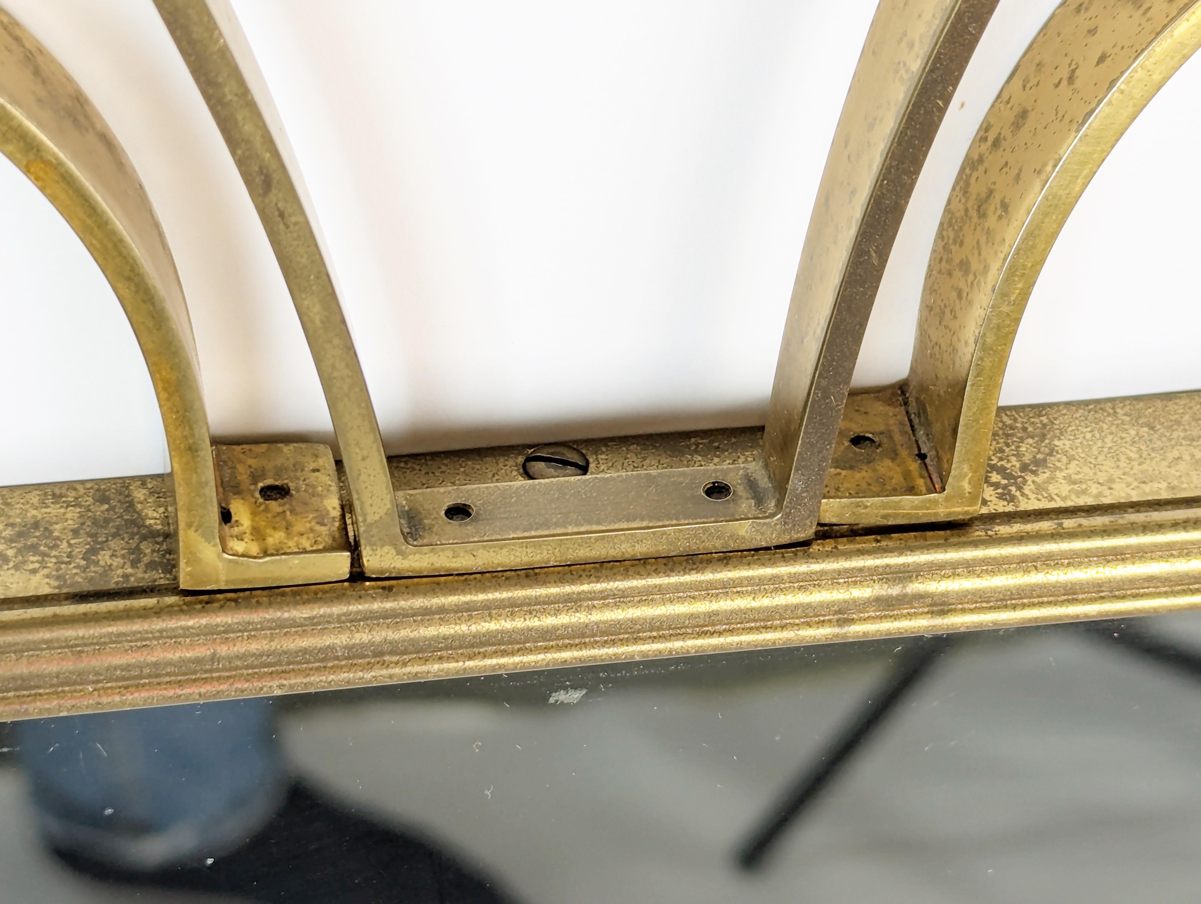 italien Italian Mid-Century Brass & glass Wall Mirror in the style of Emilio Lancia en vente