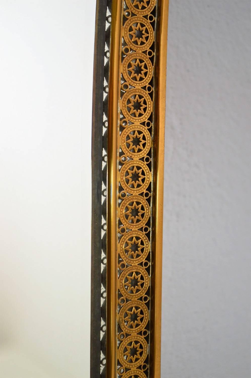 Italian Midcentury Brass Mirror with Decorations, 1950s In Excellent Condition In Morazzone, Varese