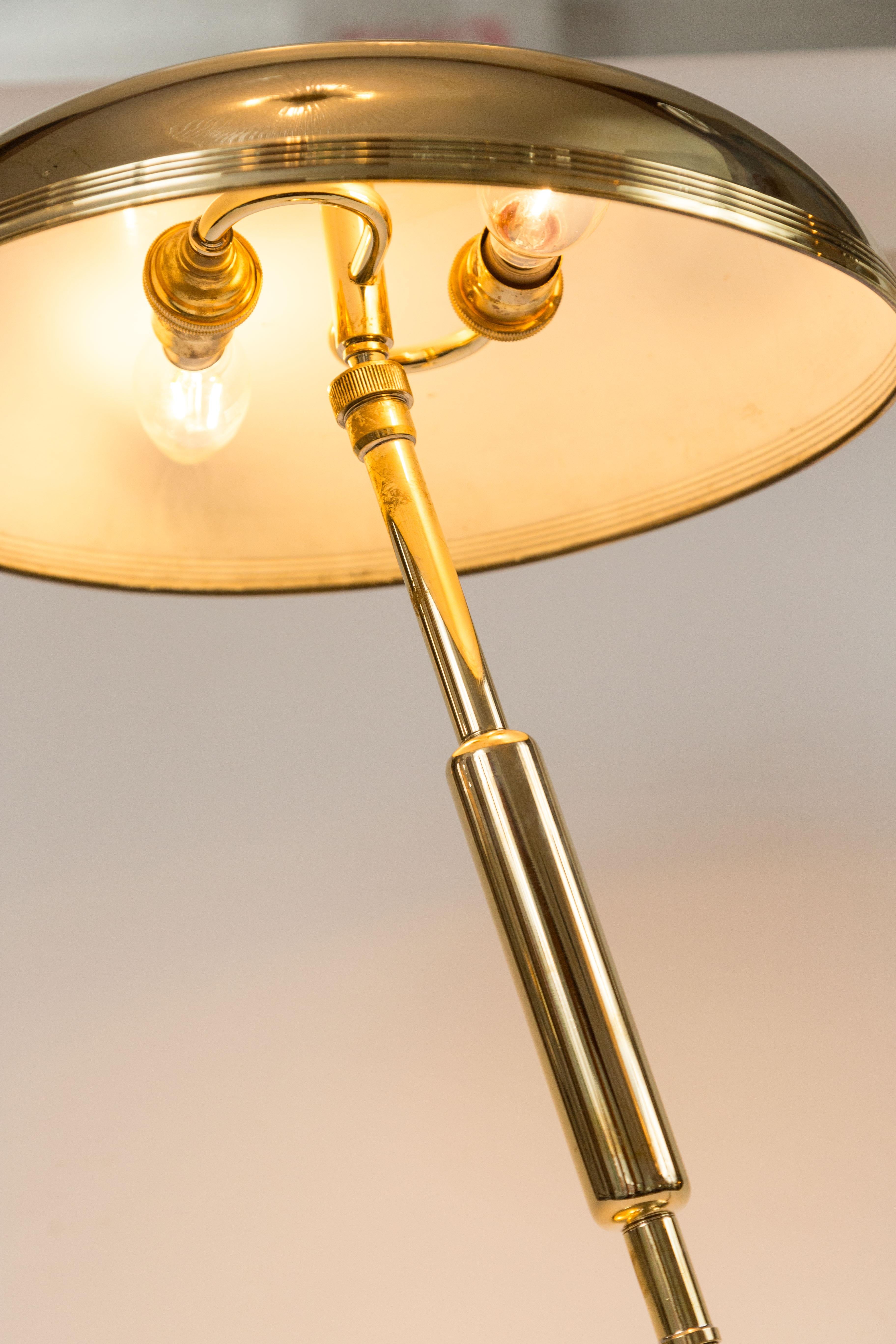 Italienische Mid Century Messing Tischlampe von Giovanni Michelucci im Angebot 1