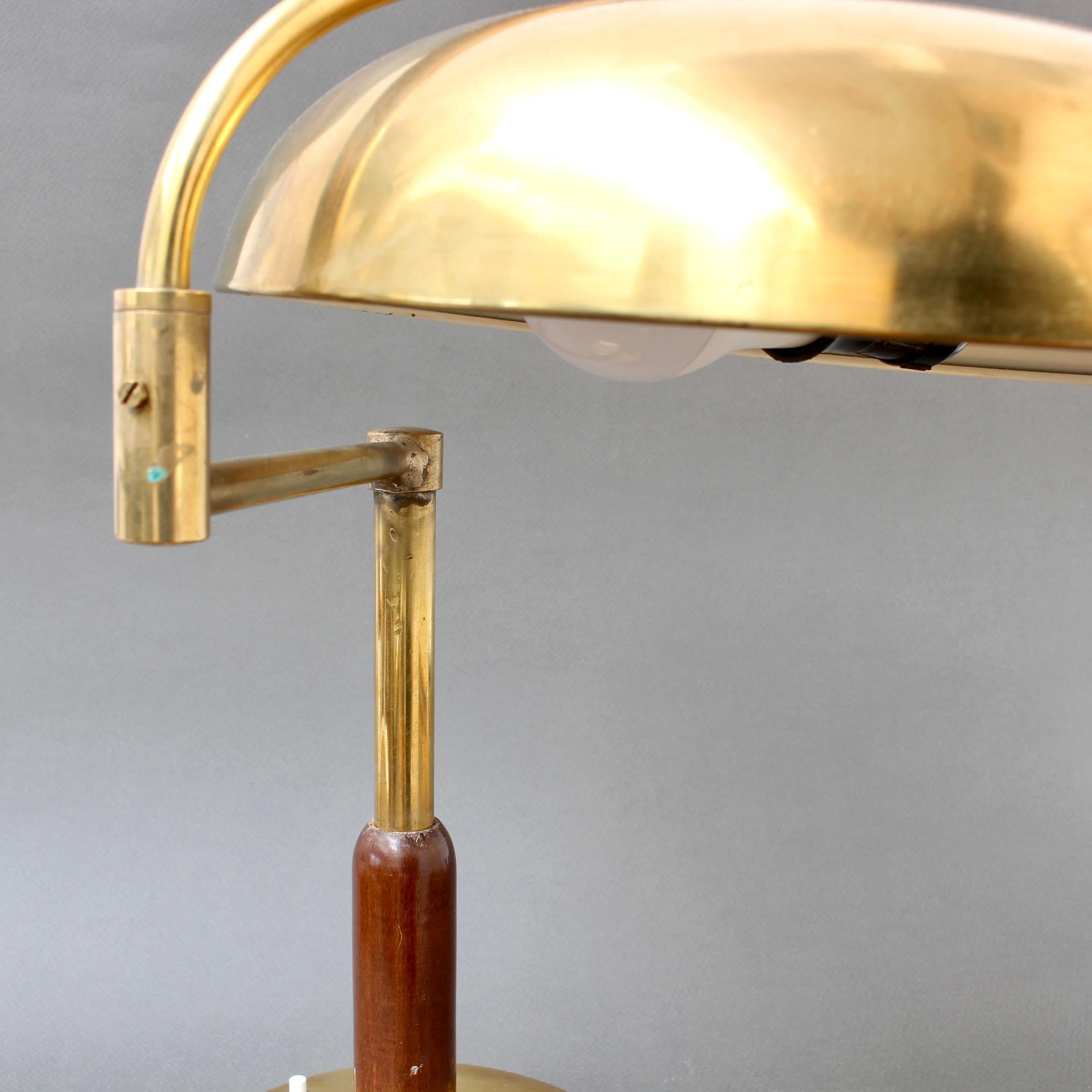Italienische Mid-Century-Tischlampe aus Messing mit drehbarem Arm, um 1950 im Angebot 7