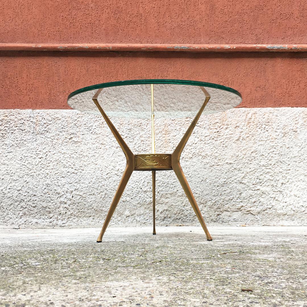 Italian Mid-Century Brass Three-Legged Coffee Table with Green Glass, 1950s In Good Condition In MIlano, IT