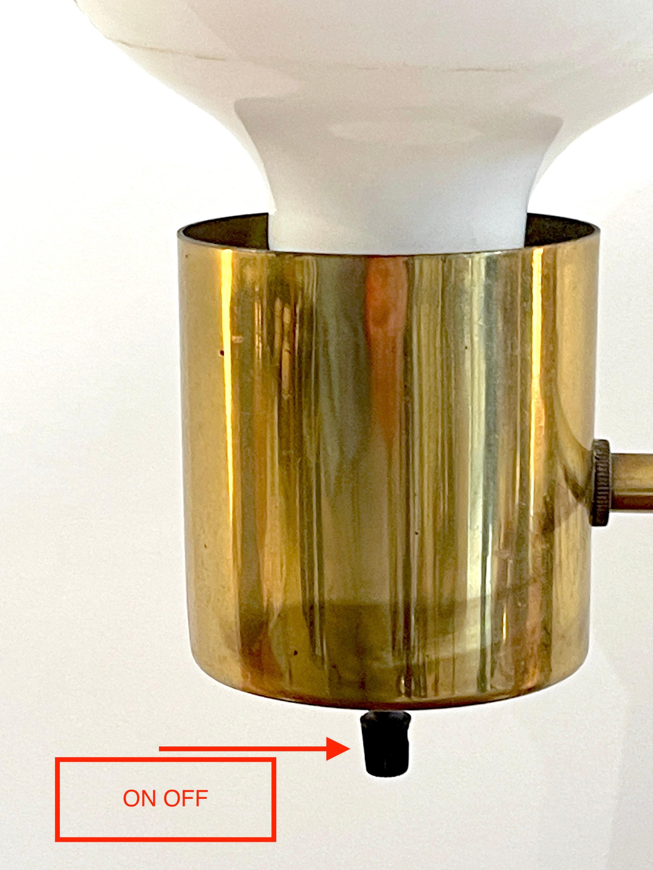 Lampe 'Atomic' italienne du milieu du siècle en laiton et Wood en vente 4