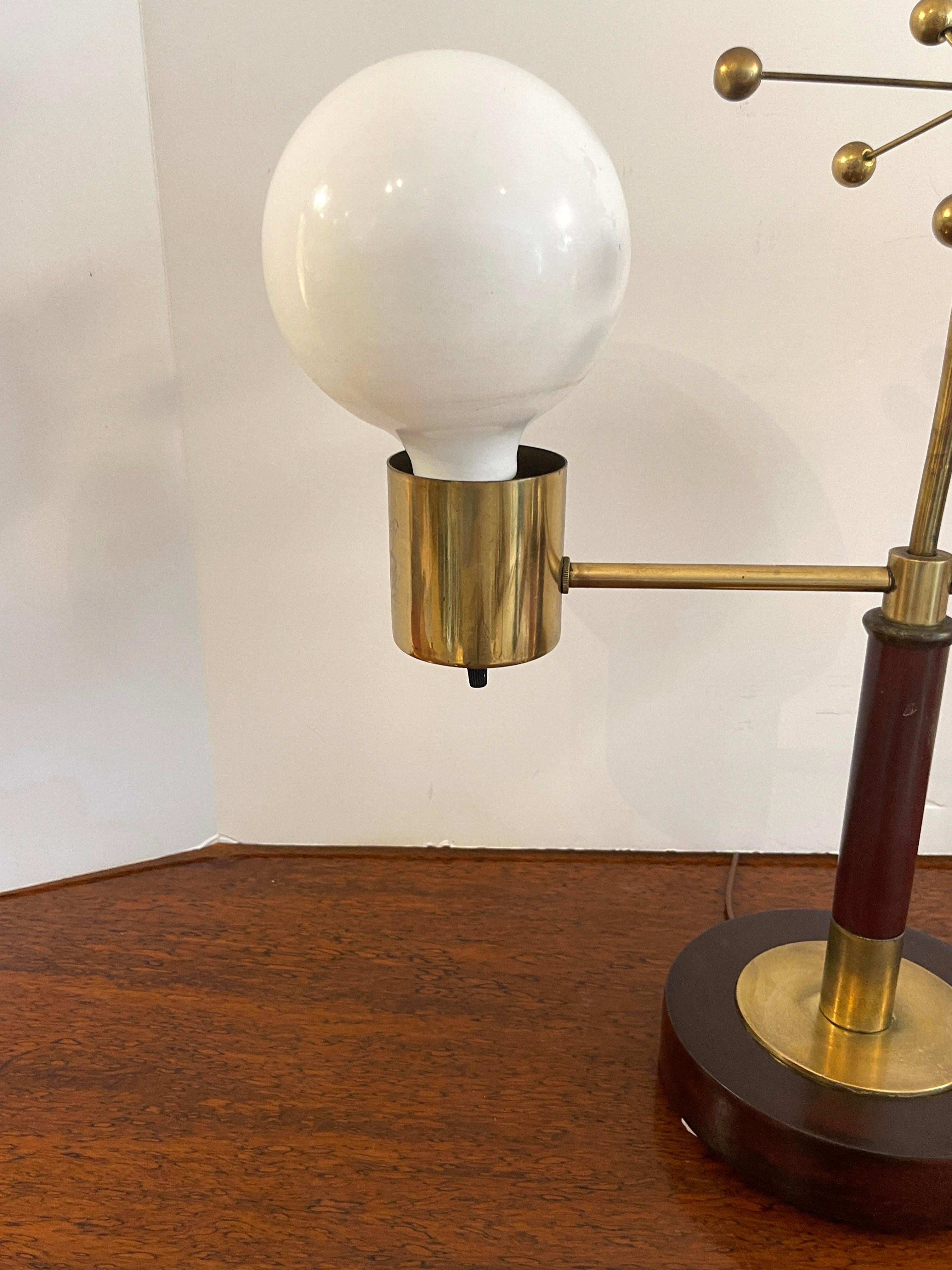 Italian Mid Century Brass & Wood 'Atomic' Lamp For Sale 4