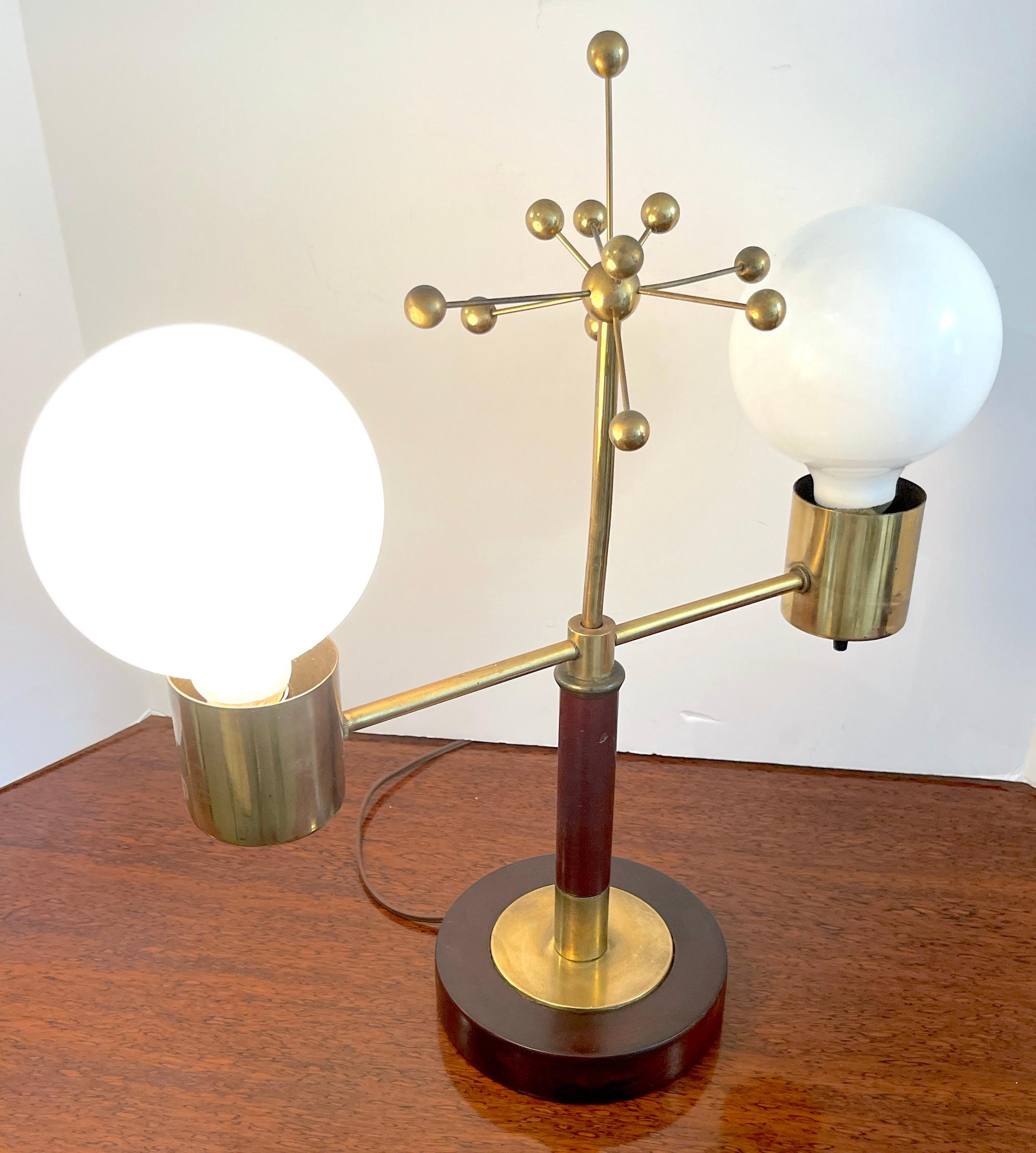 Mid-Century Modern Italian Mid Century Brass & Wood 'Atomic' Lamp For Sale